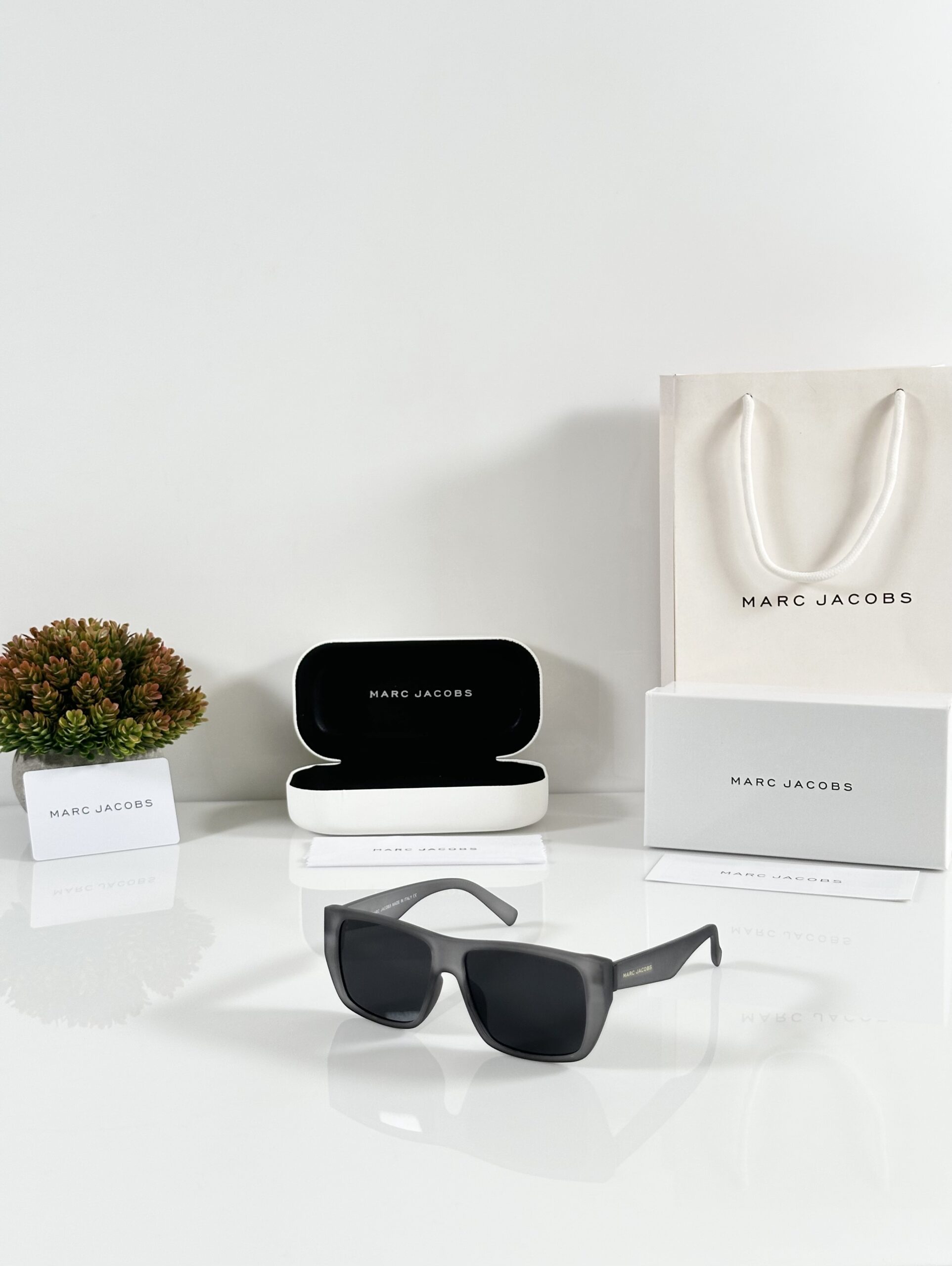 Marc Jacobs 6801 Grey Black