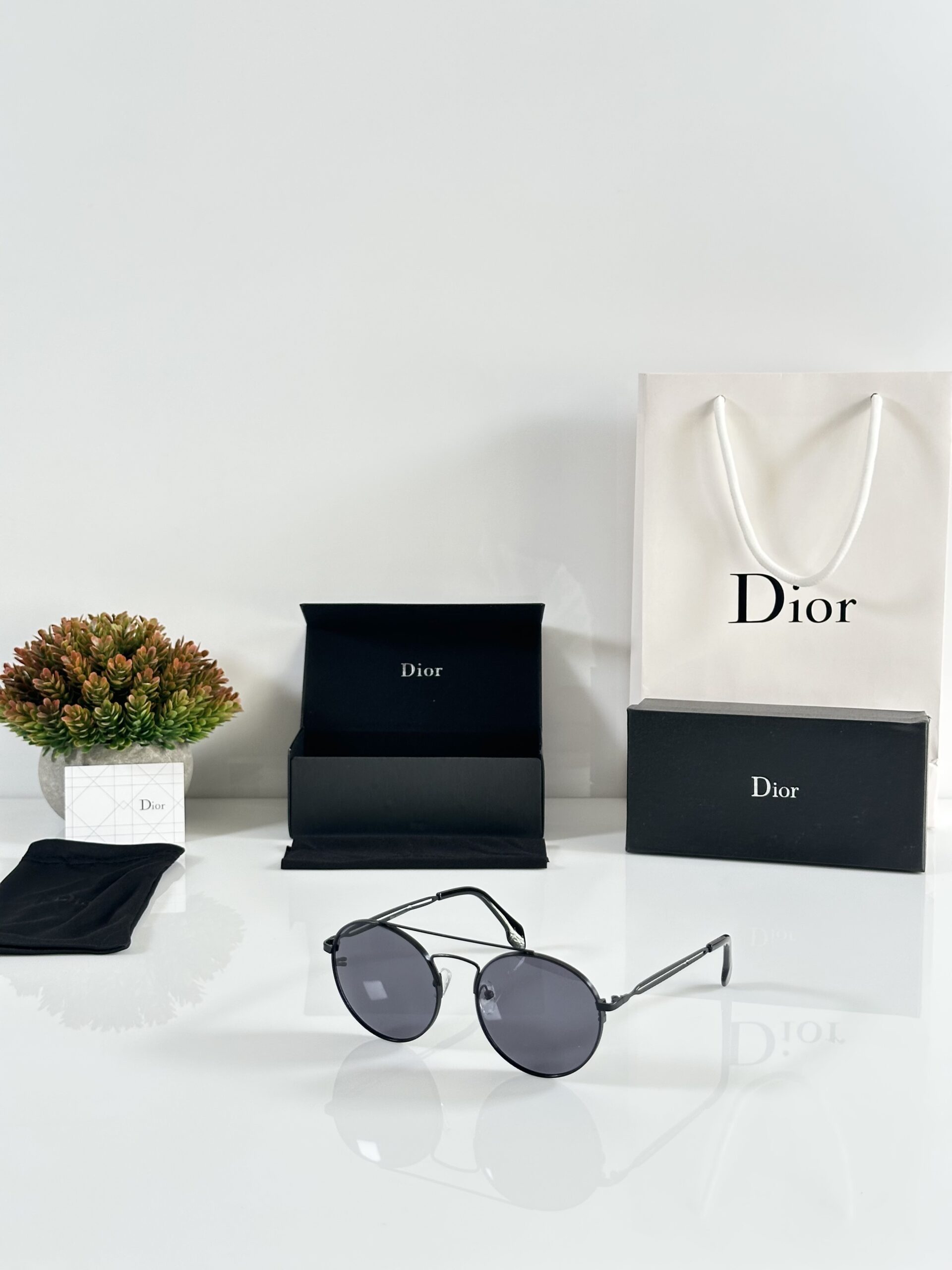 Dior_7075_Black