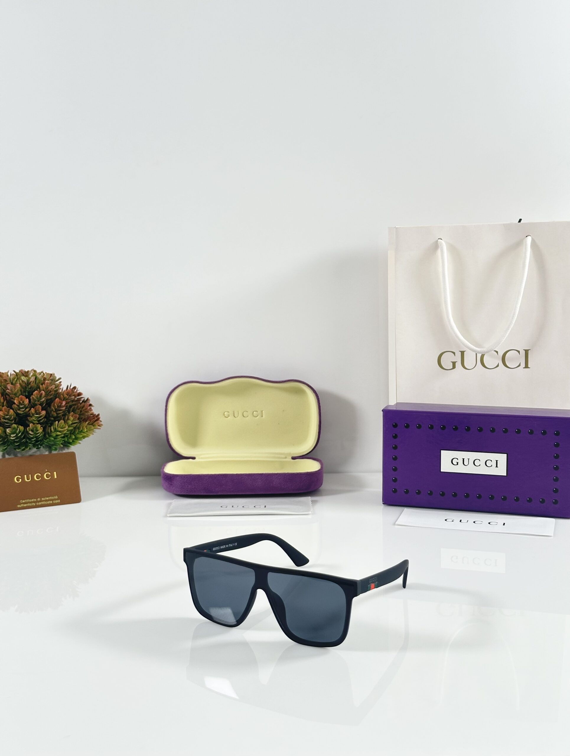 Gucci_0106_Black