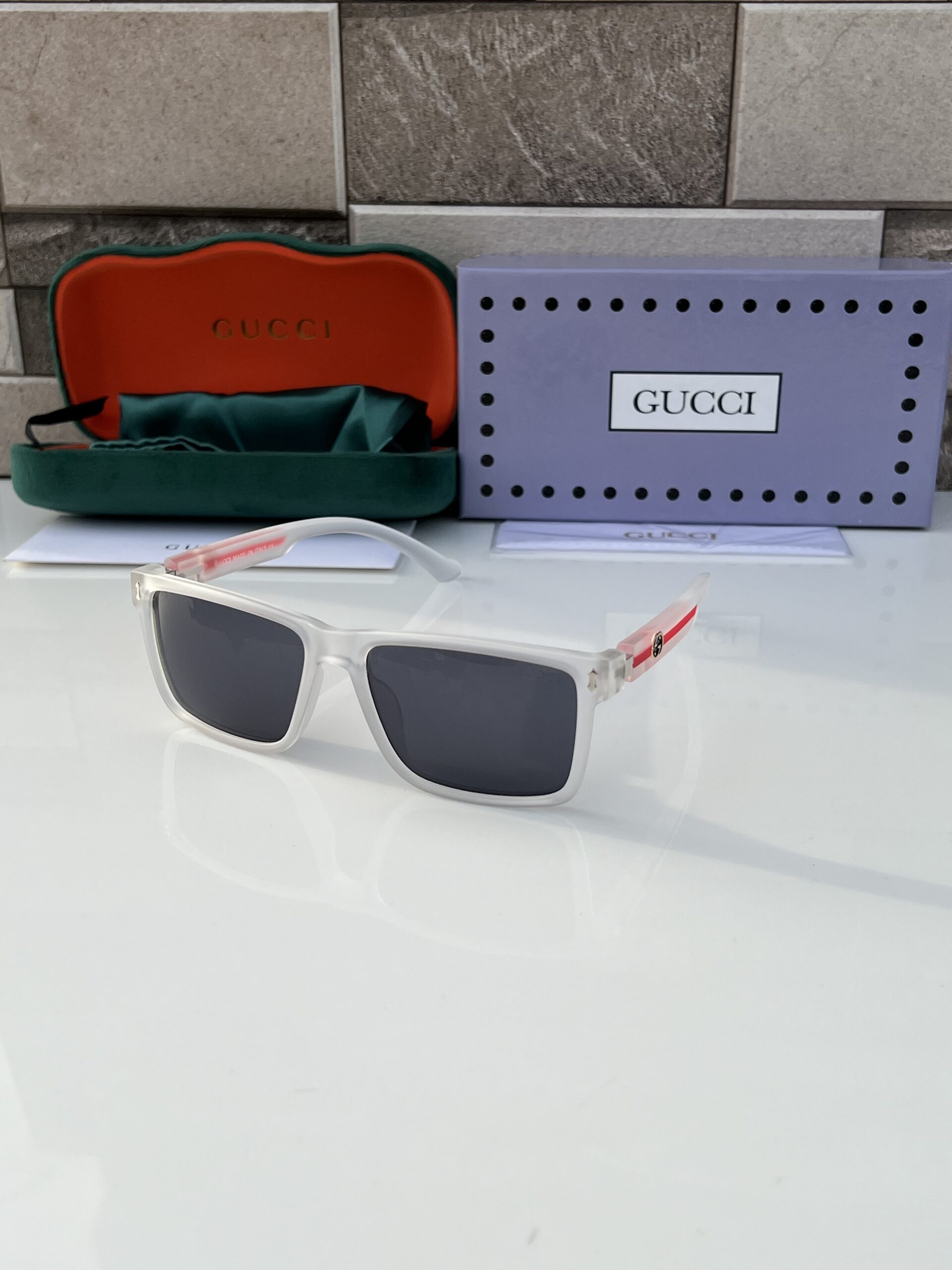 Gucci_8949_white_black