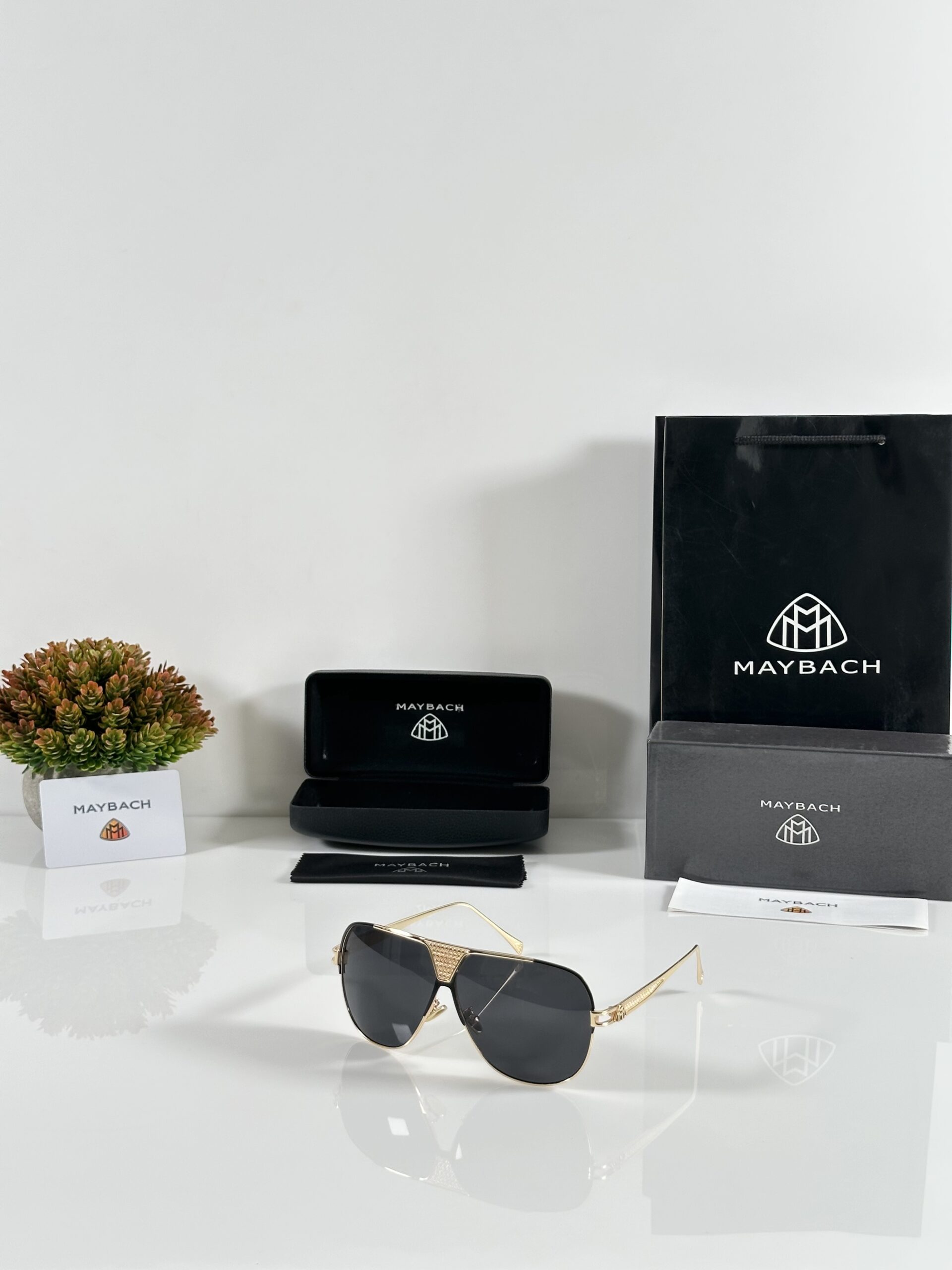 Maybach Z36 Gold Black