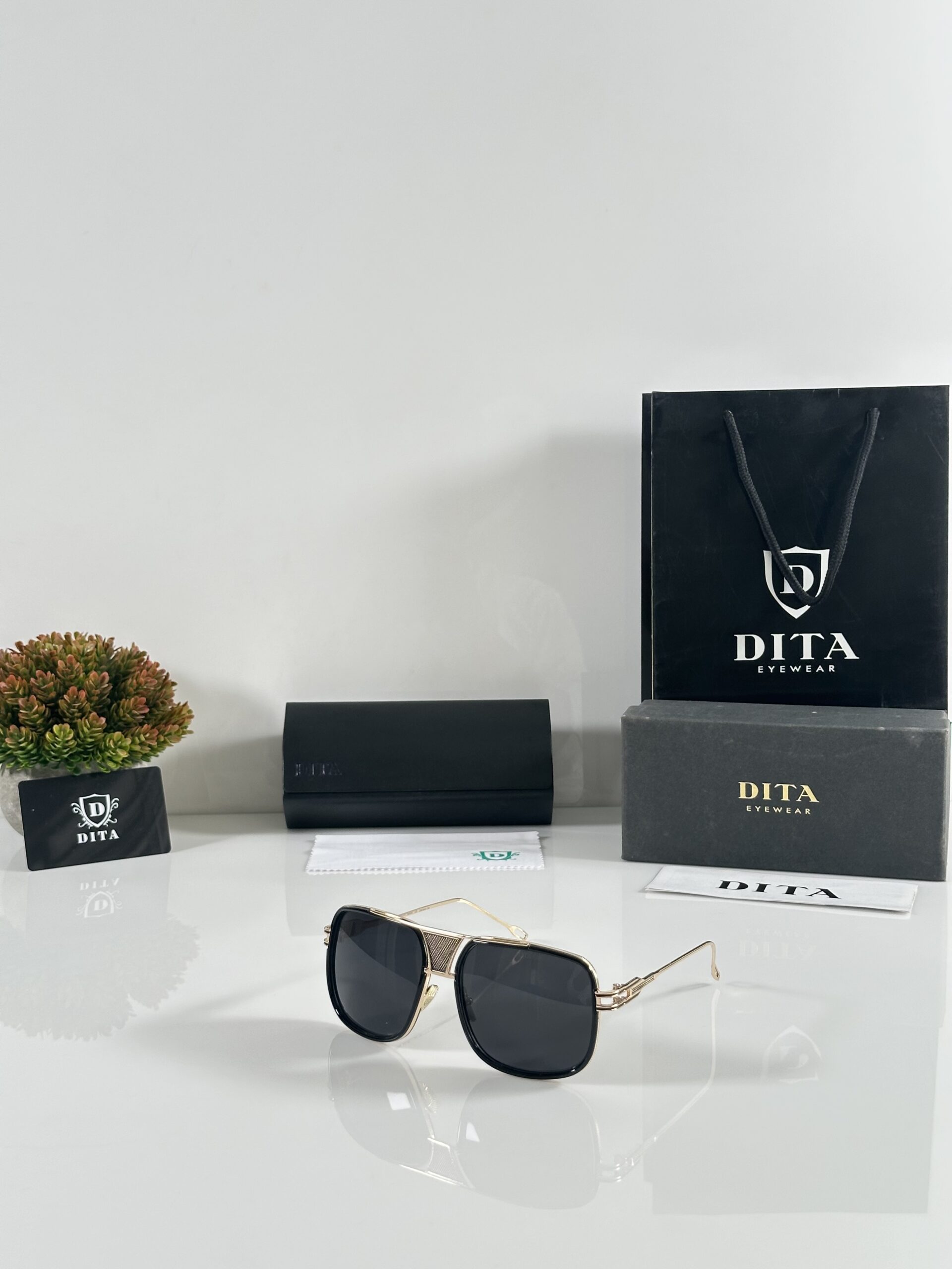 Dita 083 Gold Black