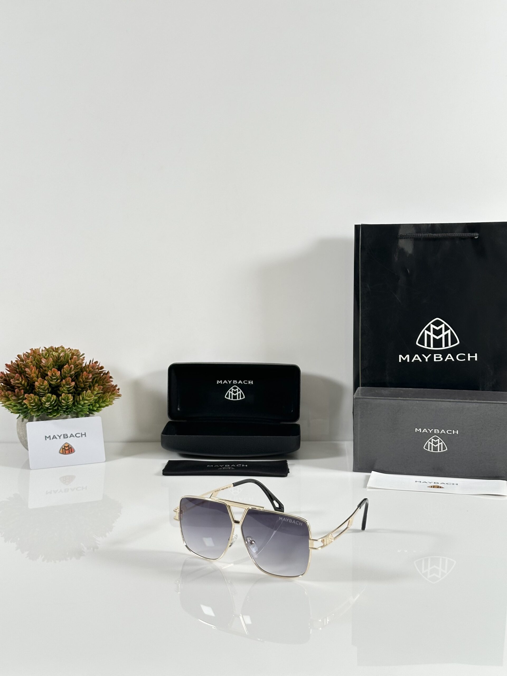 Maybach 2558 Gold Black DC