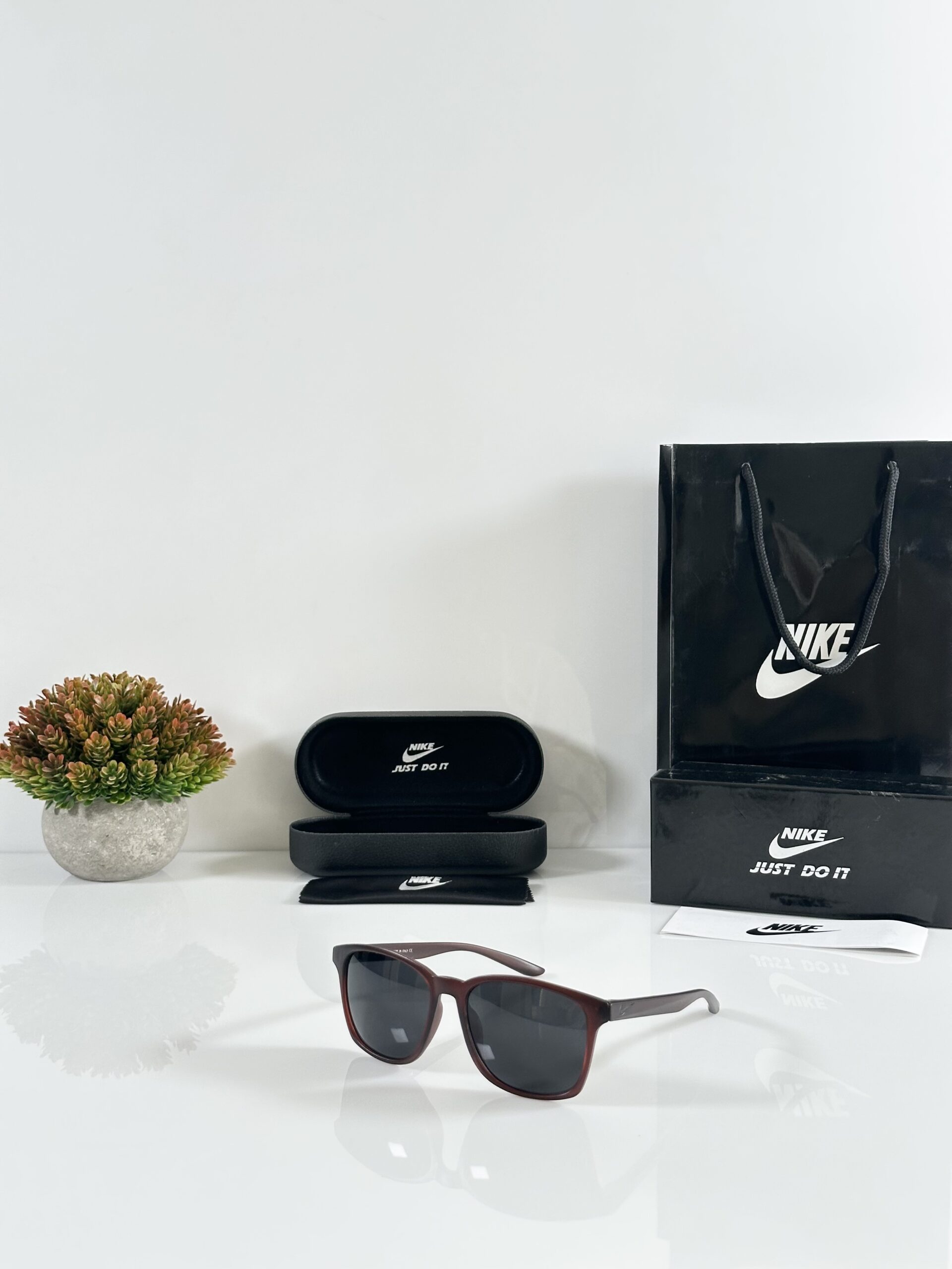 Nike_810_Brown_Black