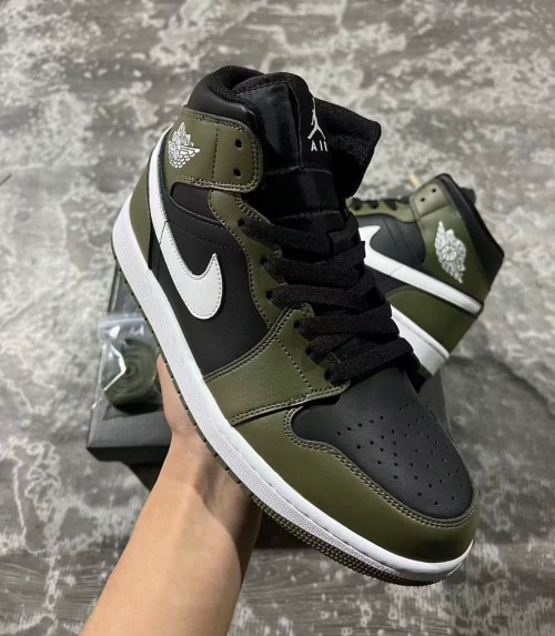 Air Jordan 1 Mid Medium Olive fixed