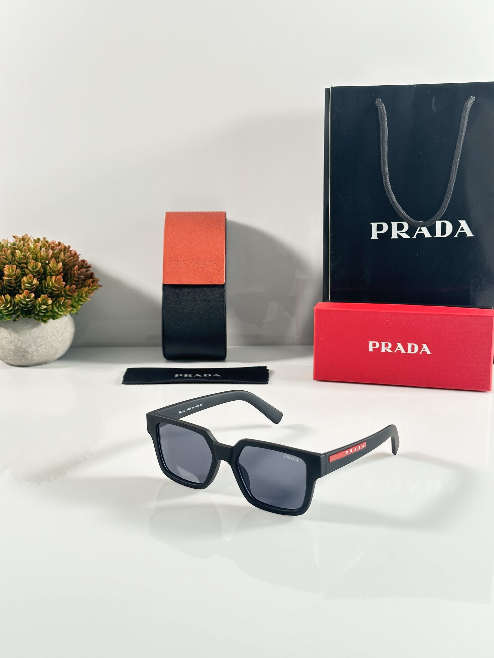 Prada_8720_Mate_Black