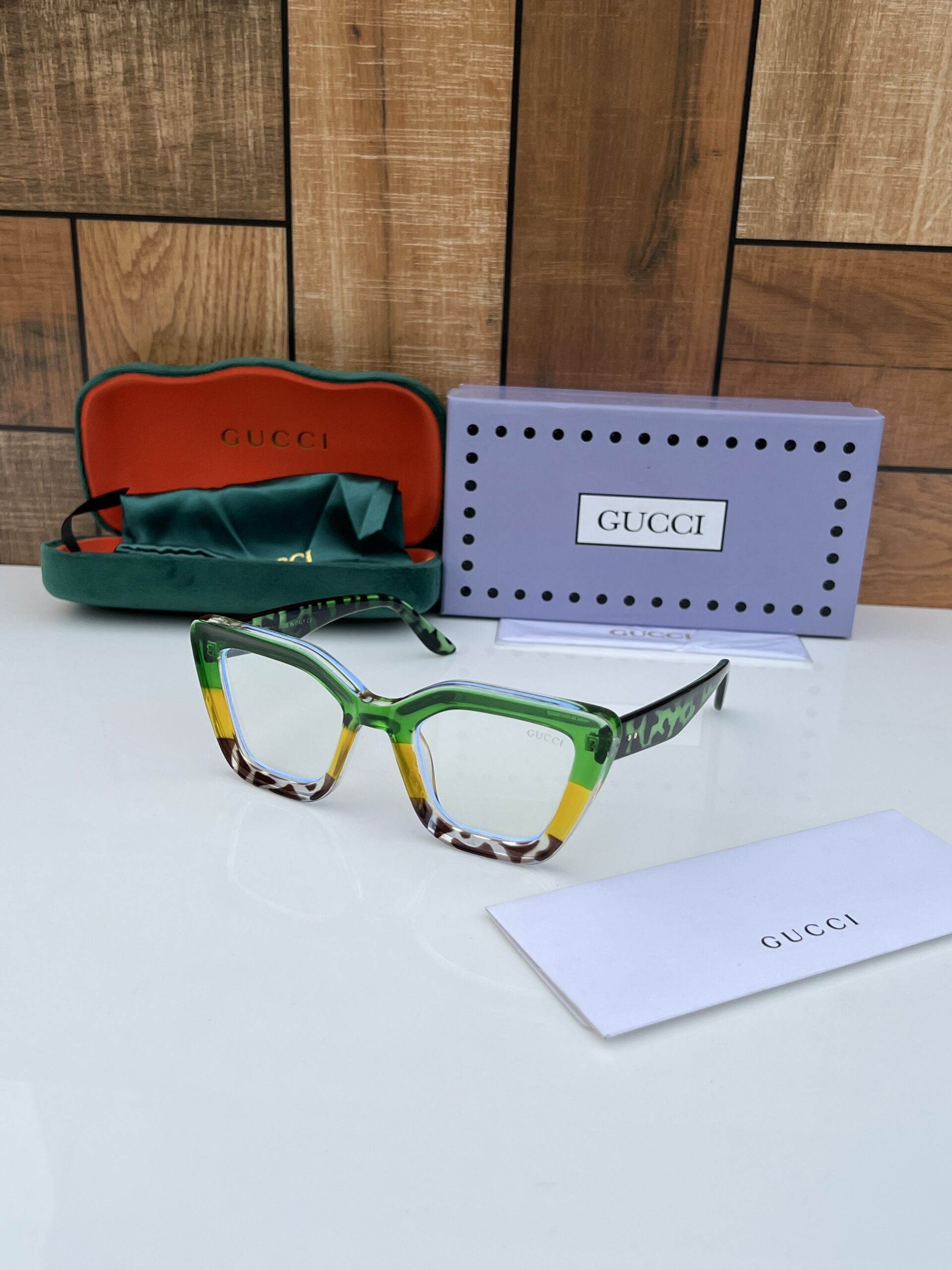Gucci_6186_green_plano
