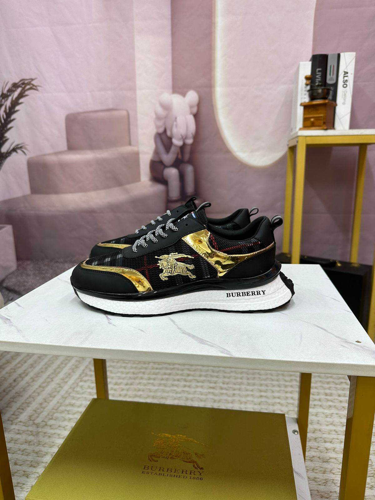 BURBERR_Y LOGO BLACK IMPORTED PREMIUM SNEAKER