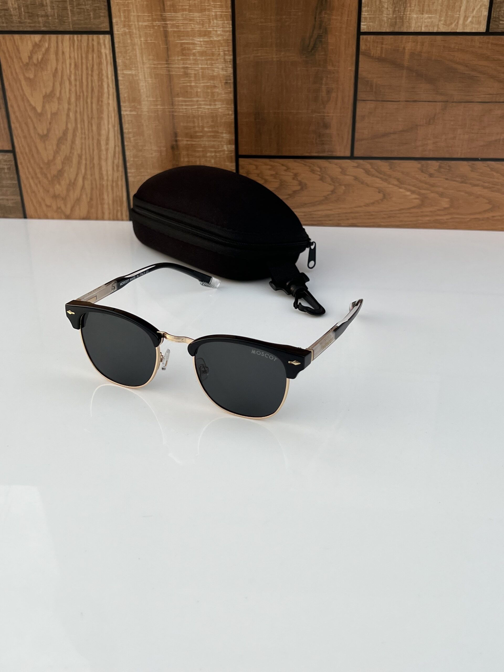 Moscot_224_black_gold