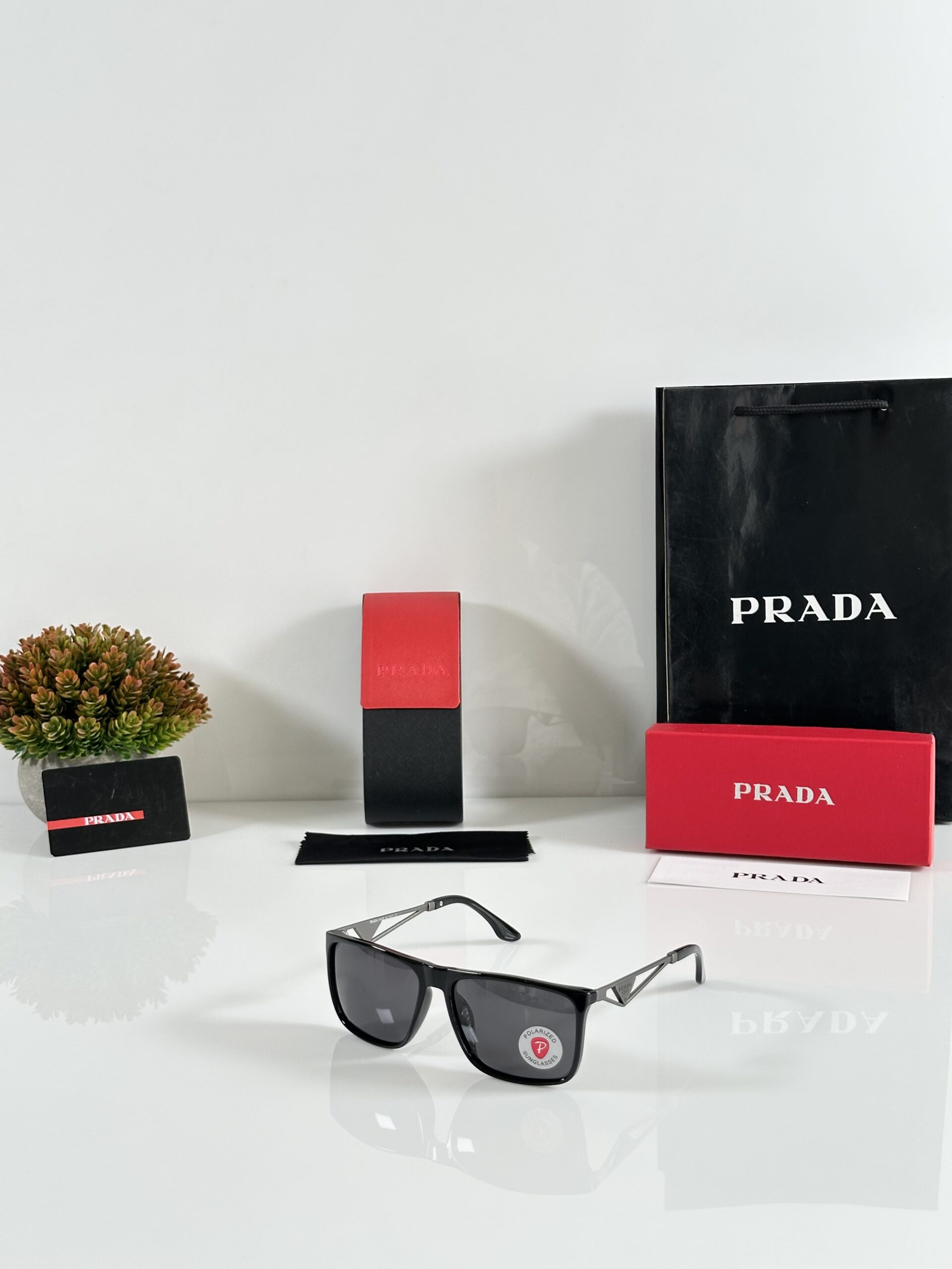Prada_5337_Black