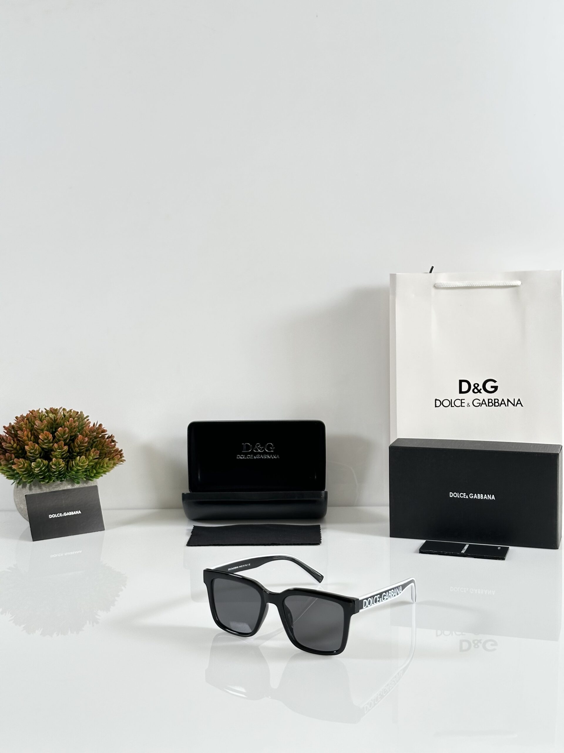 Dolce_&_Gabbana_5101_Black_White