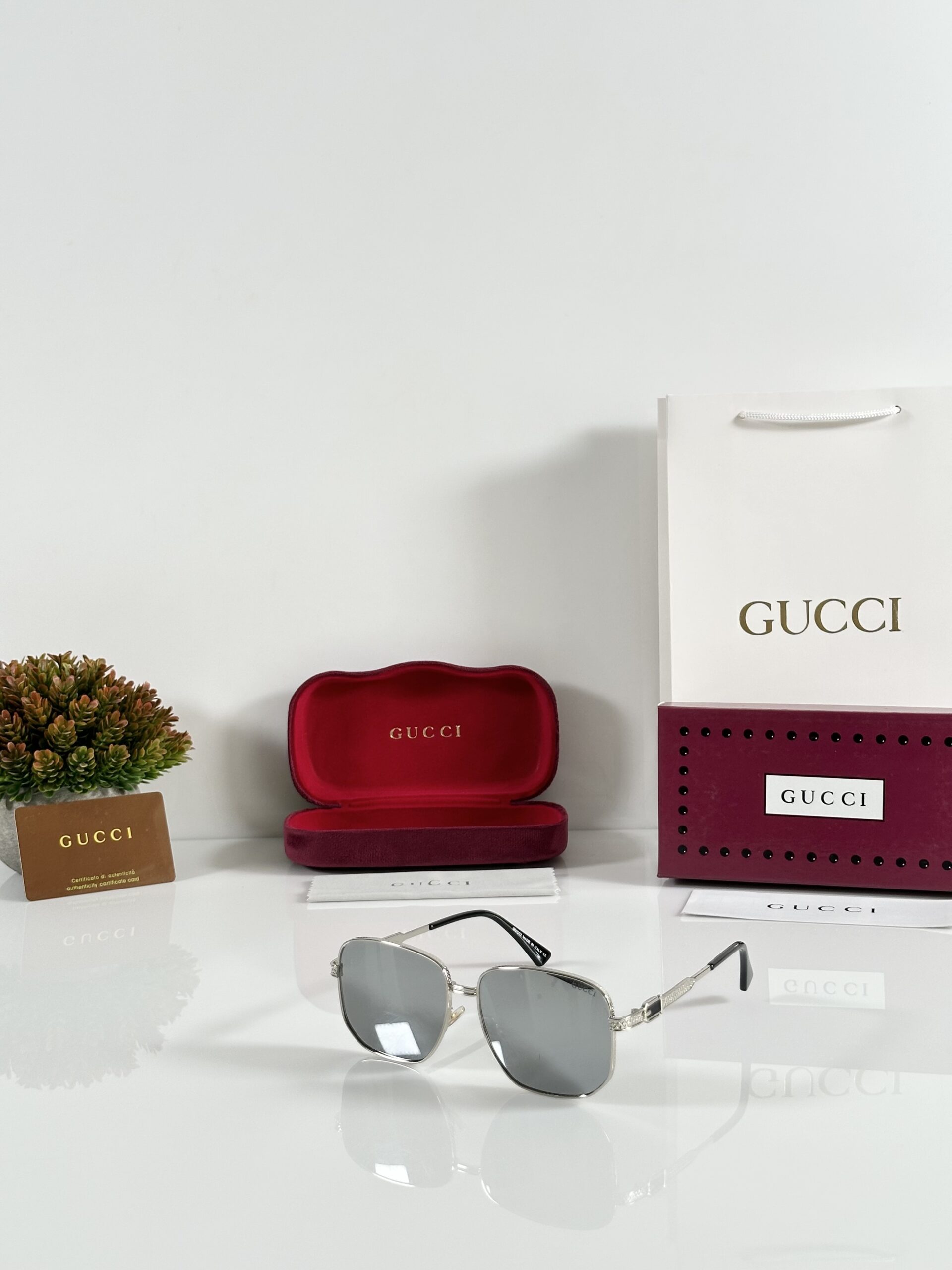 Gucci_086_Silver_Mercury