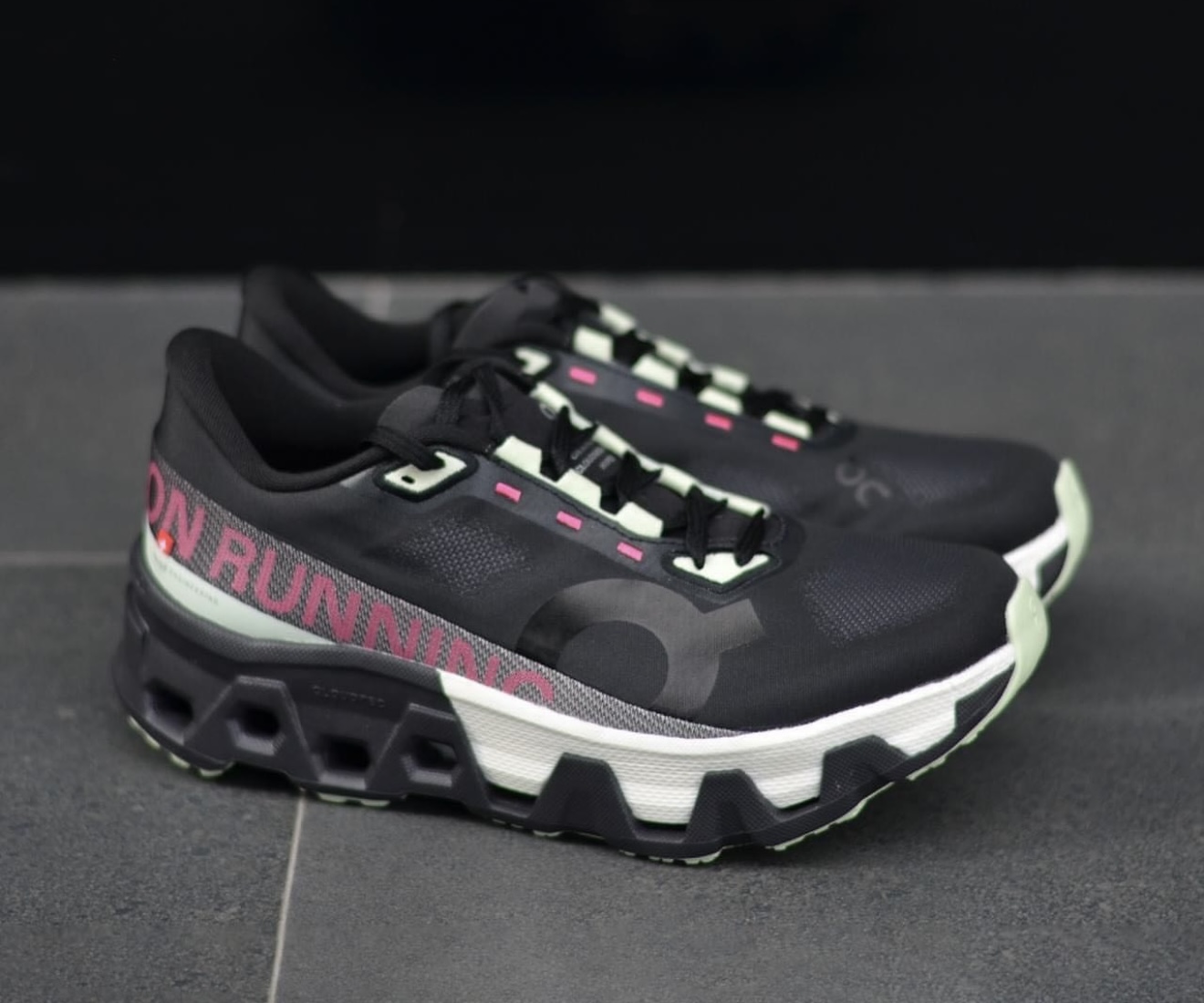 On Cloudmonster Hyper IronBlack