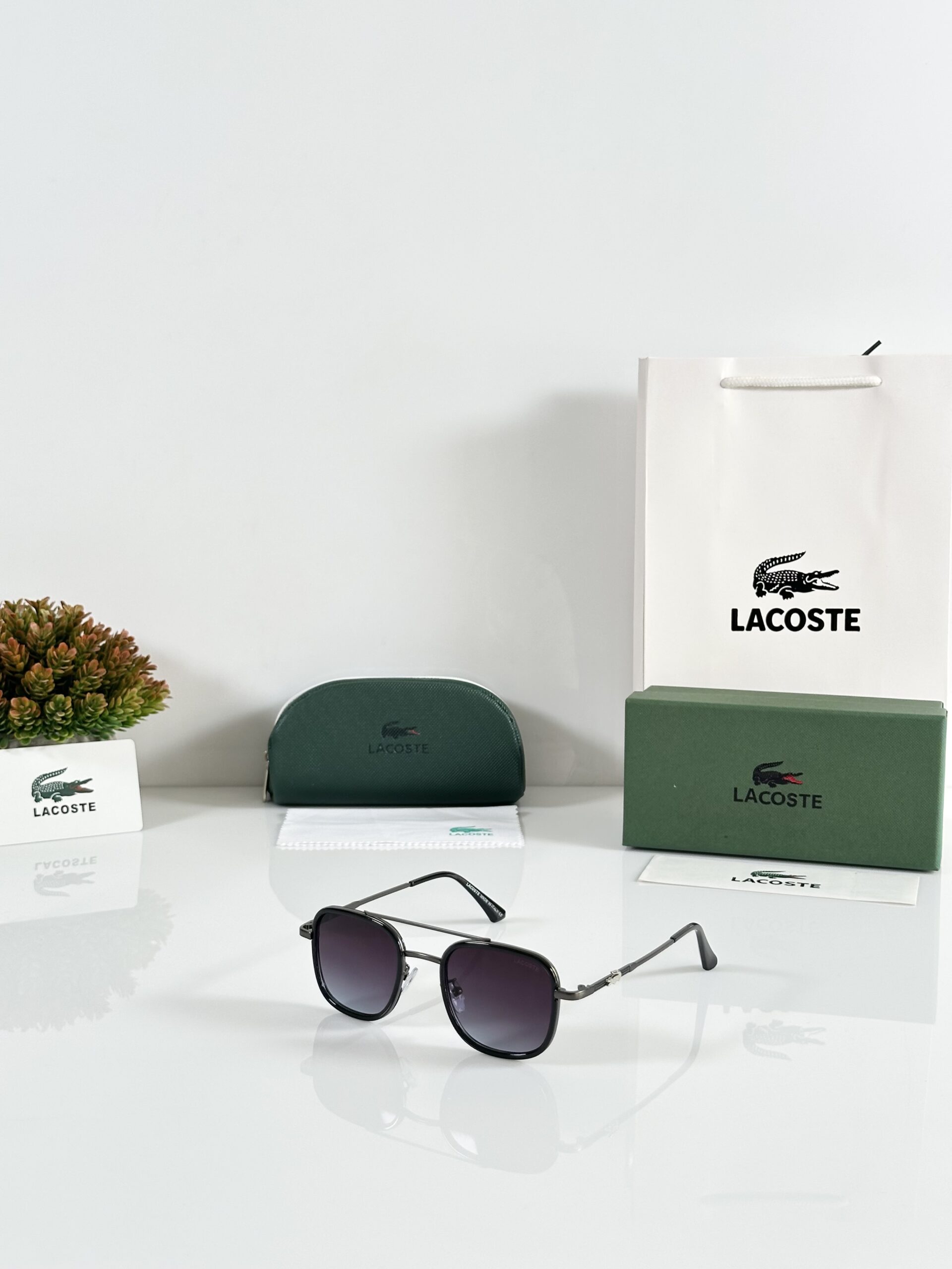 Lacoste_9237_Gun_Blue_DC