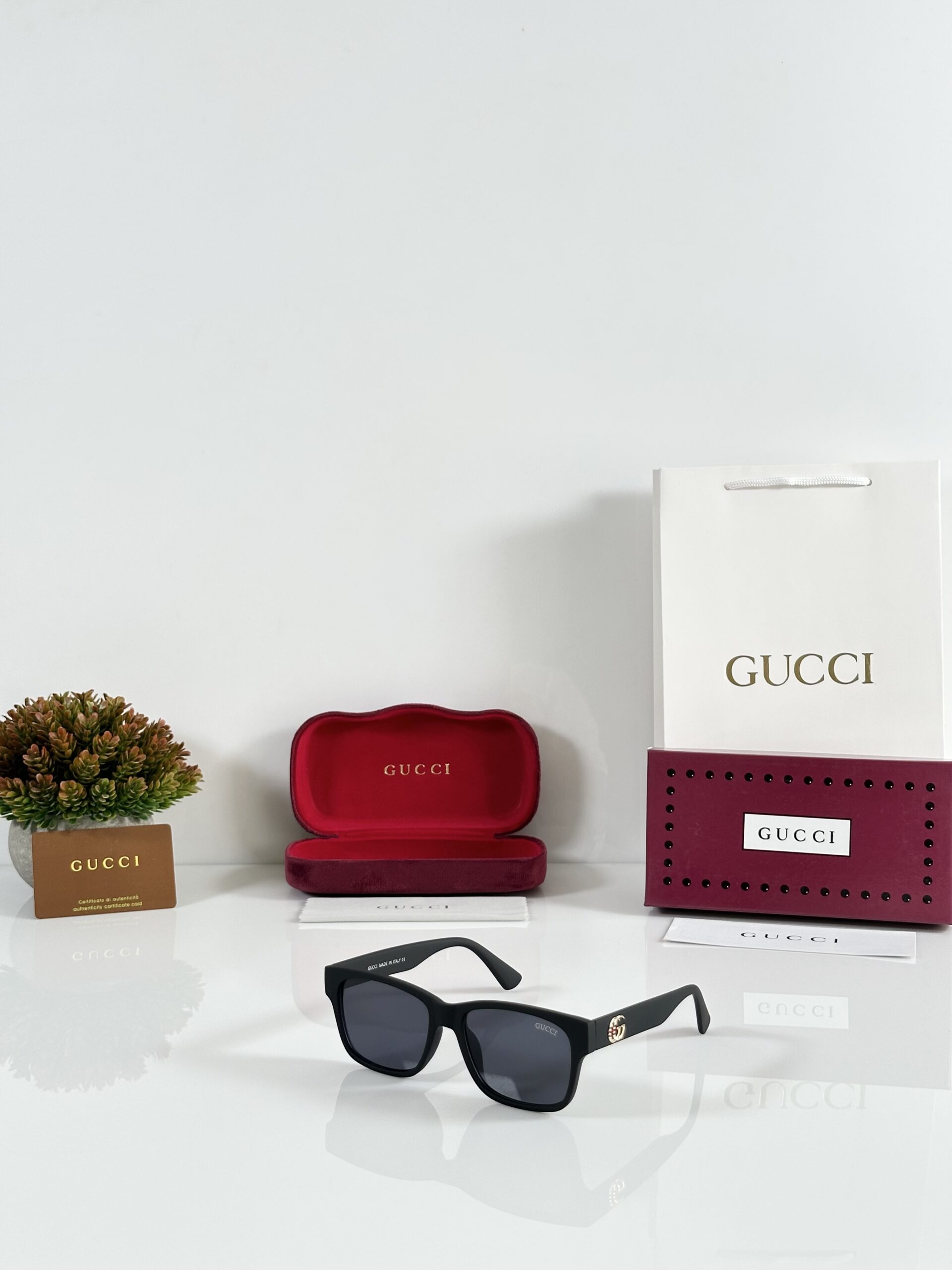 Gucci_0010_Mate_Black
