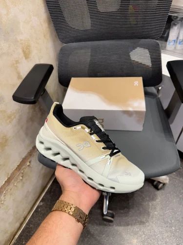 ON Cloudsurfer Trail Waterproof