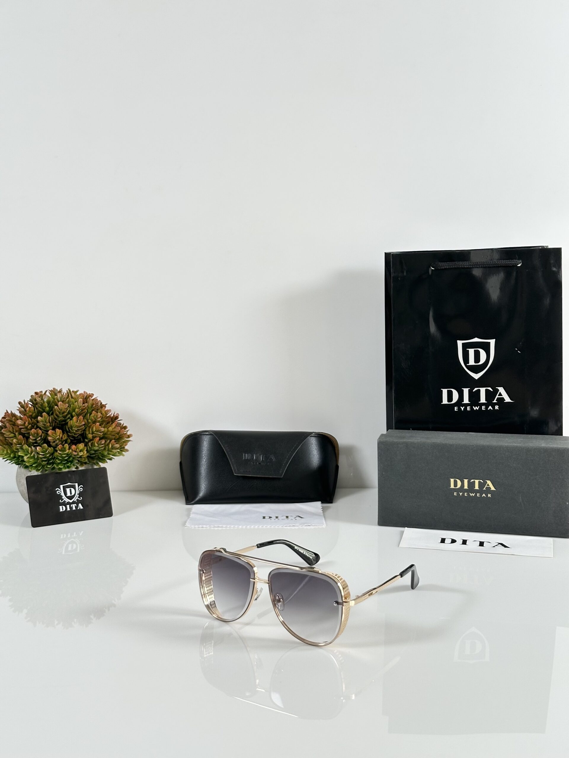 Dita 004 Gold Black DC