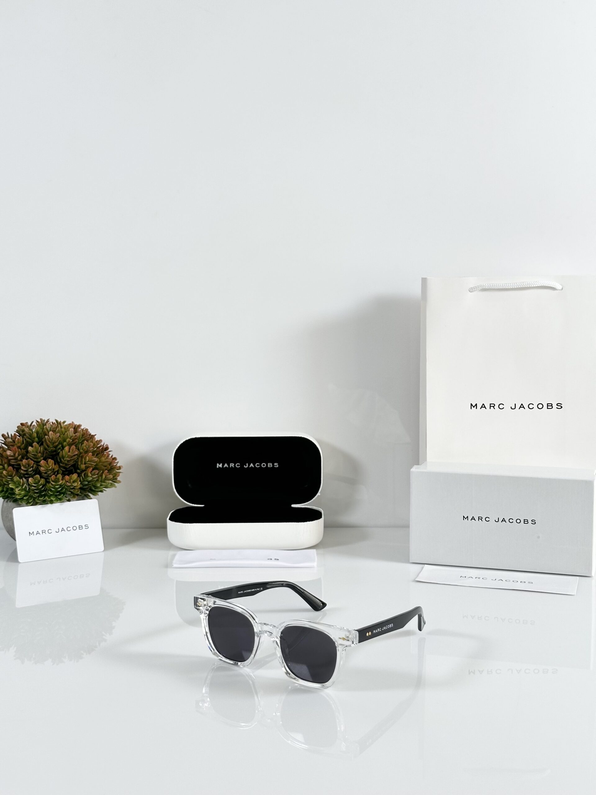 Marc Jacobs 1114 Water Black