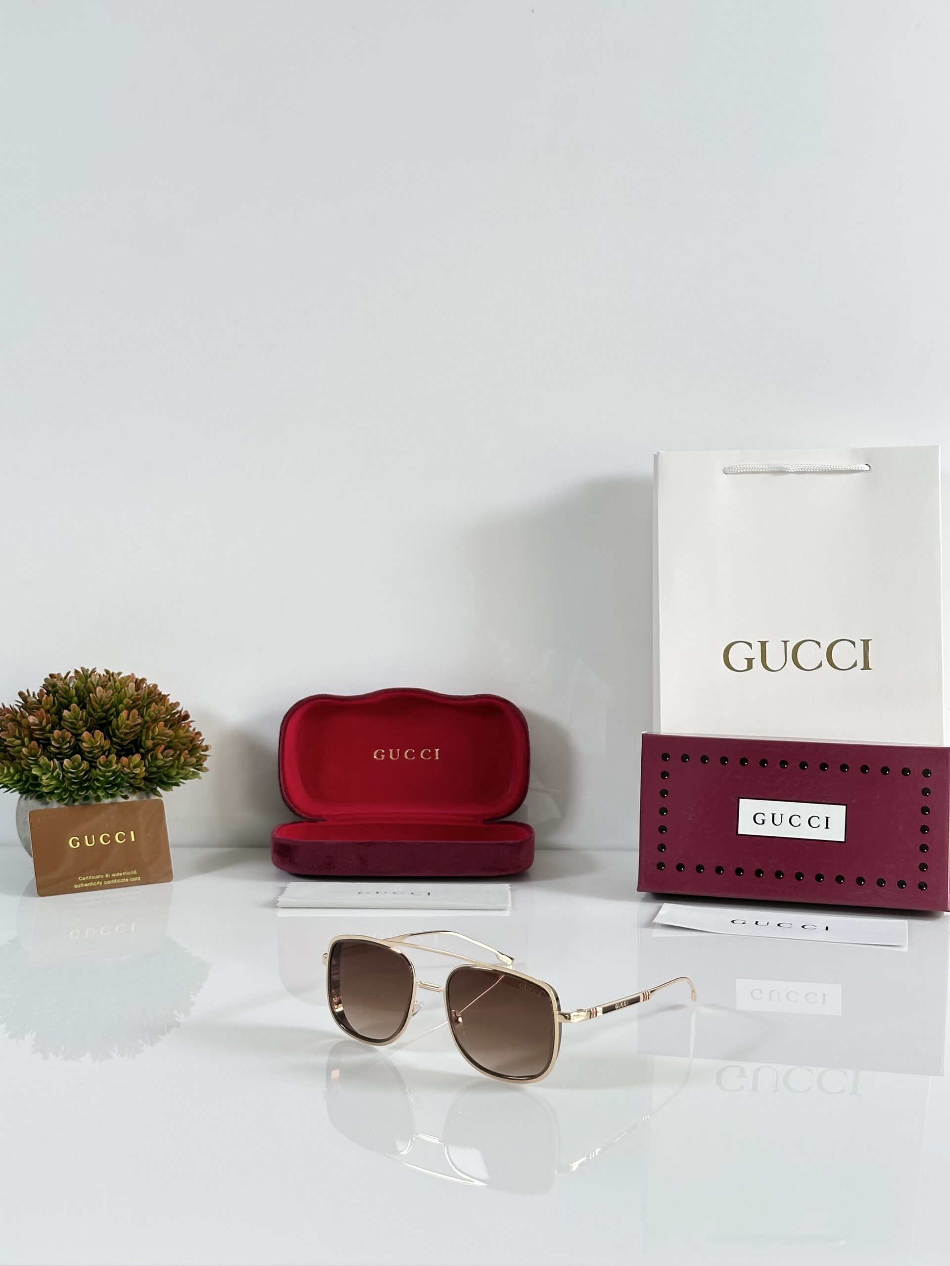 Gucci_3822_Gold_Brown