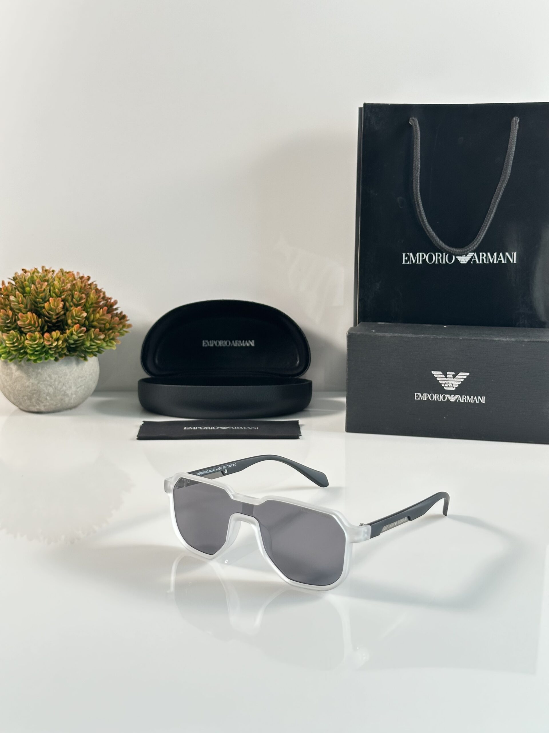 Emporio_Armani_219_Ice_Black