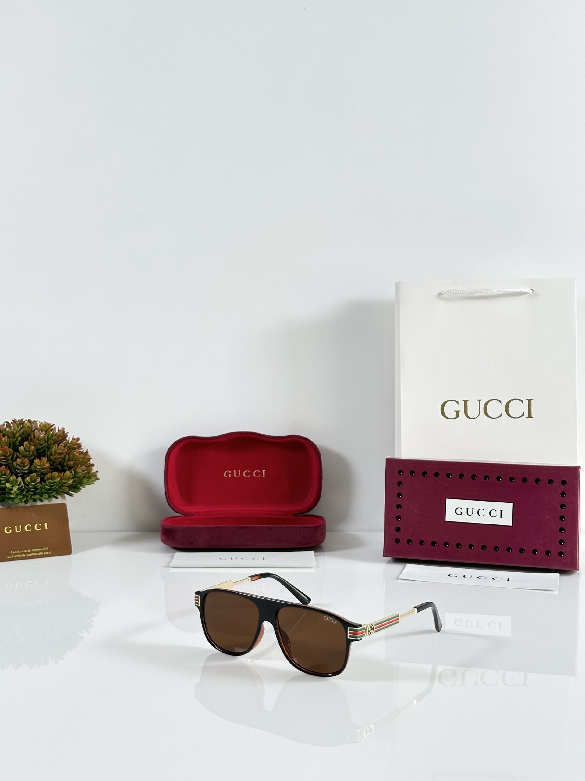 Gucci_2837_Gold_Brown