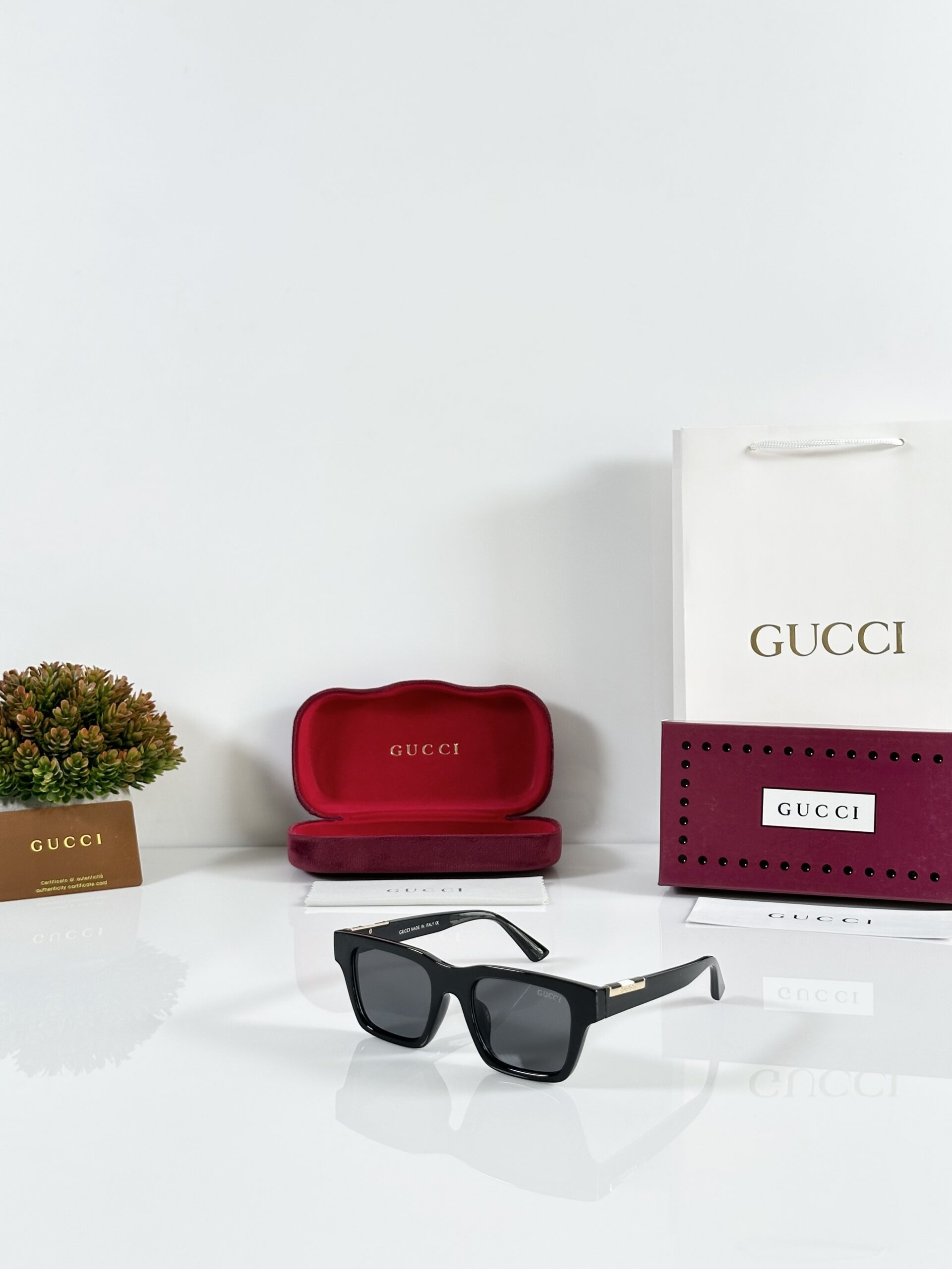 Gucci_1862_Shine_Black