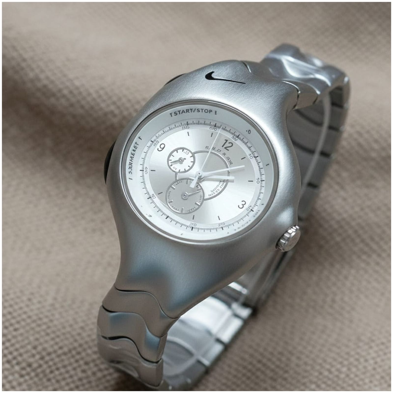 Nik_e Triax Armored Chronograph