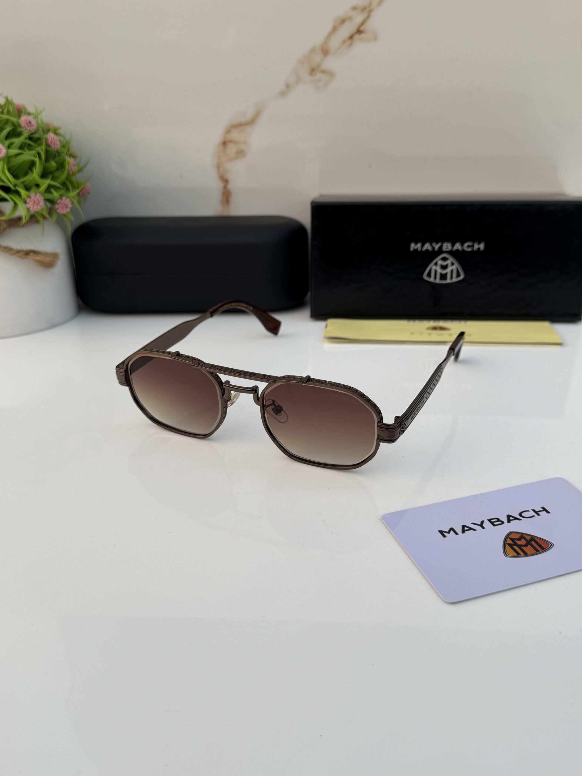 Maybach_78005_brown_shaded