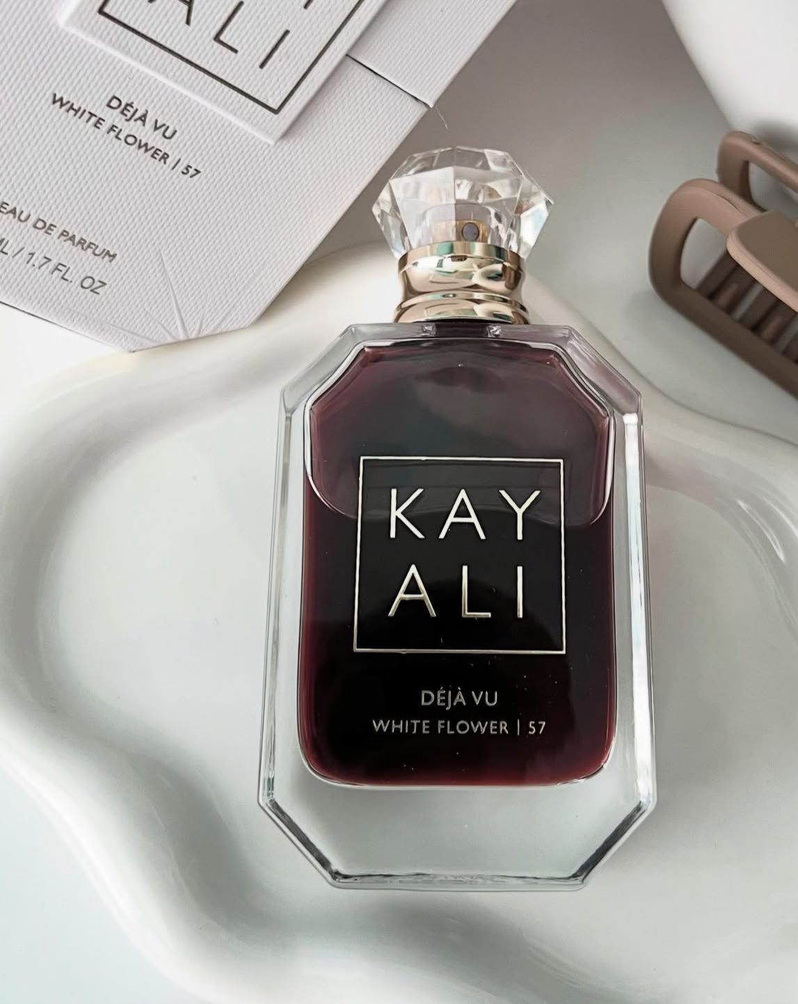 KAHALI DEJA VU WHITE FLOWER 57 LONG LASTING