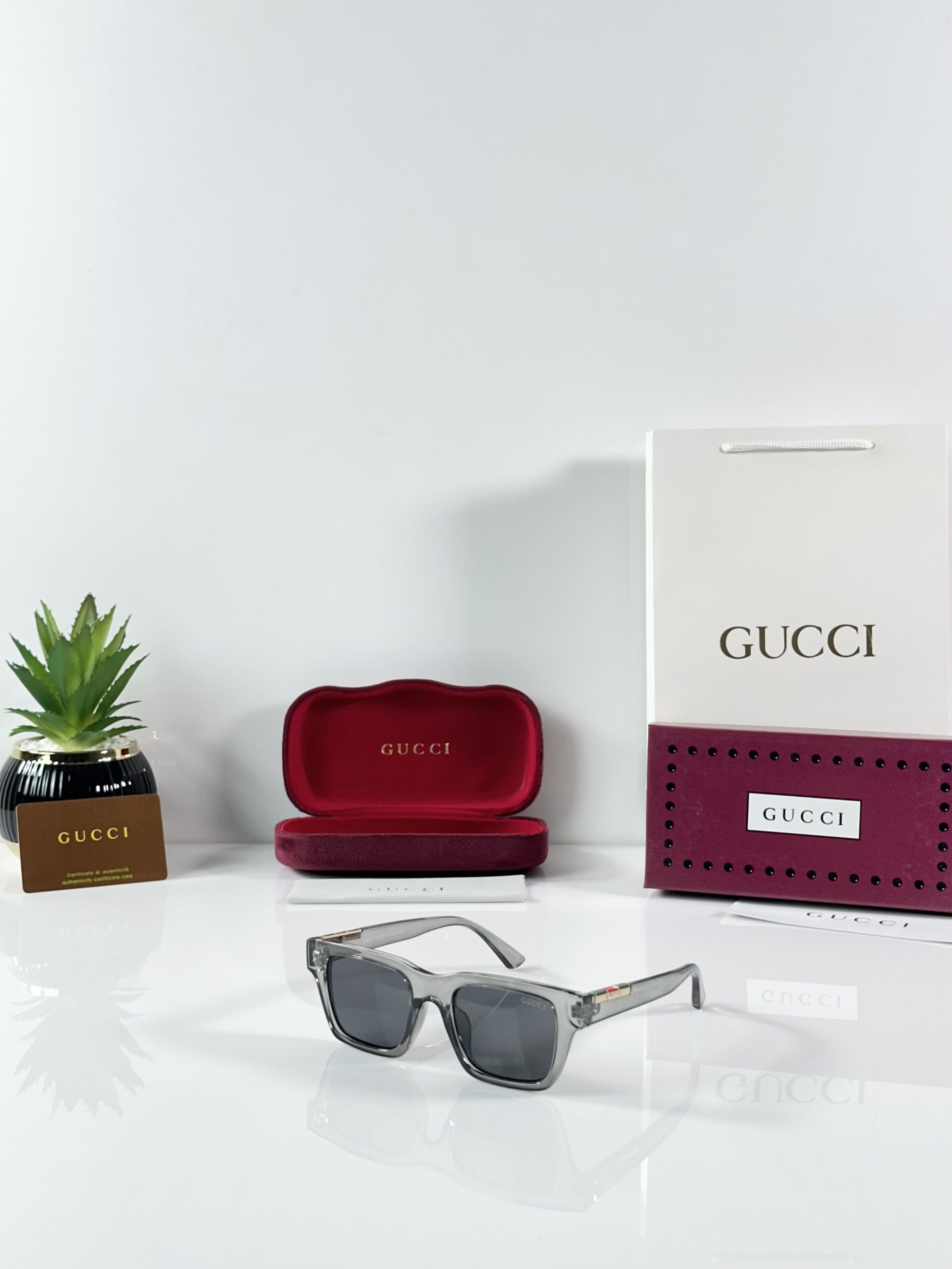 Gucci_1862_Grey_Black