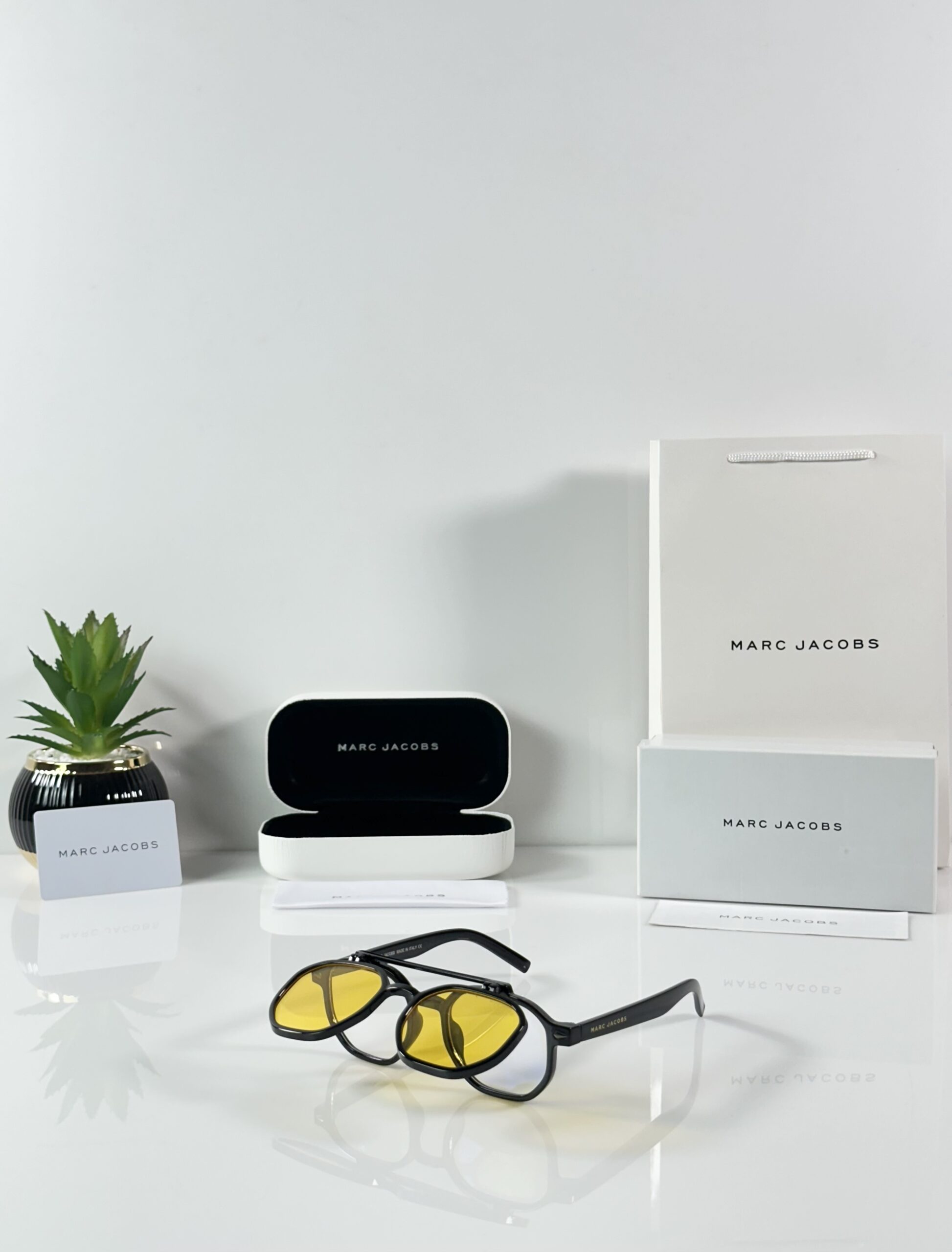 Marc Jacobs 1005 Flip Black Yellow White