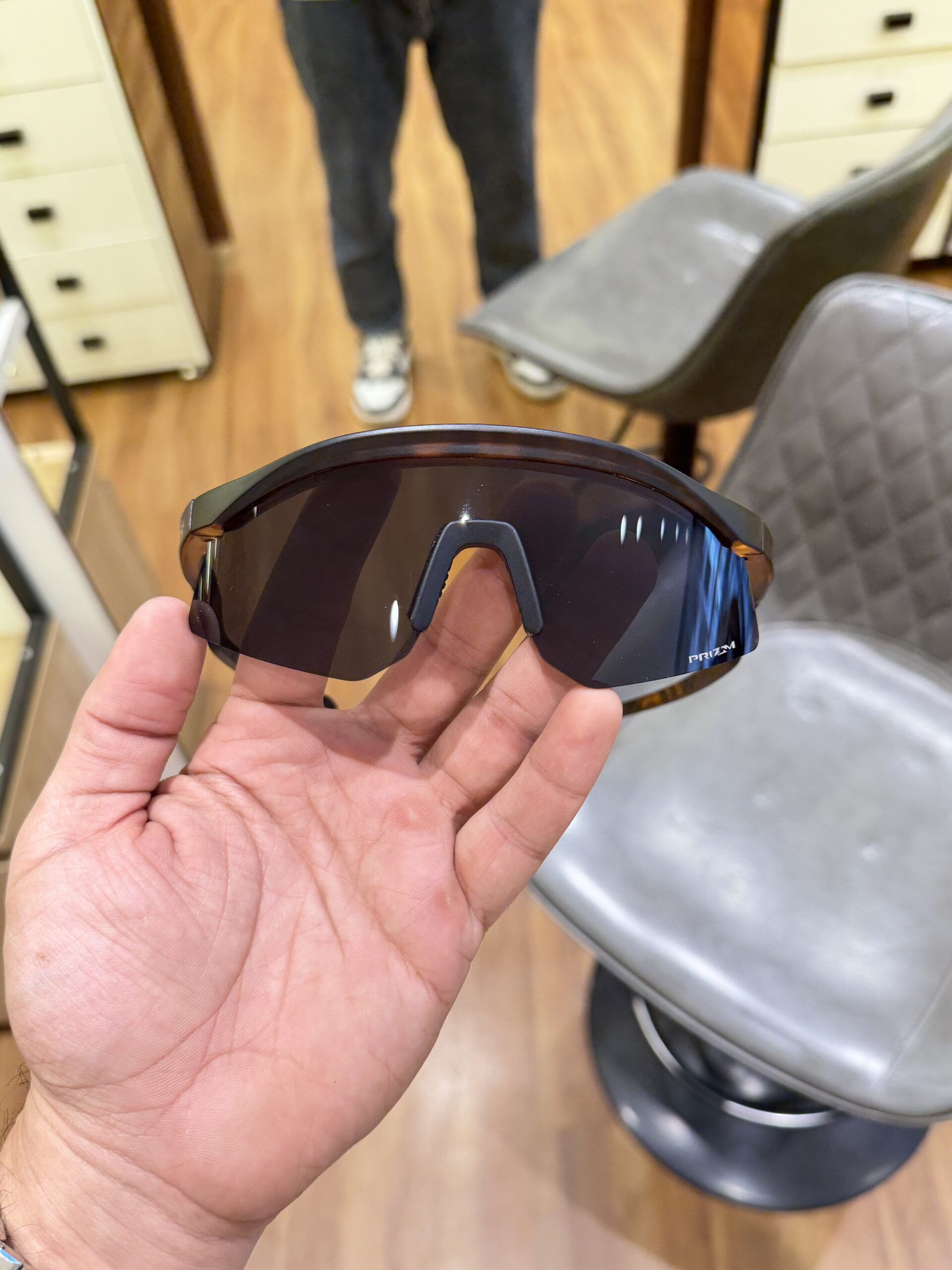 Oakley_hydra_4929_tiger_black