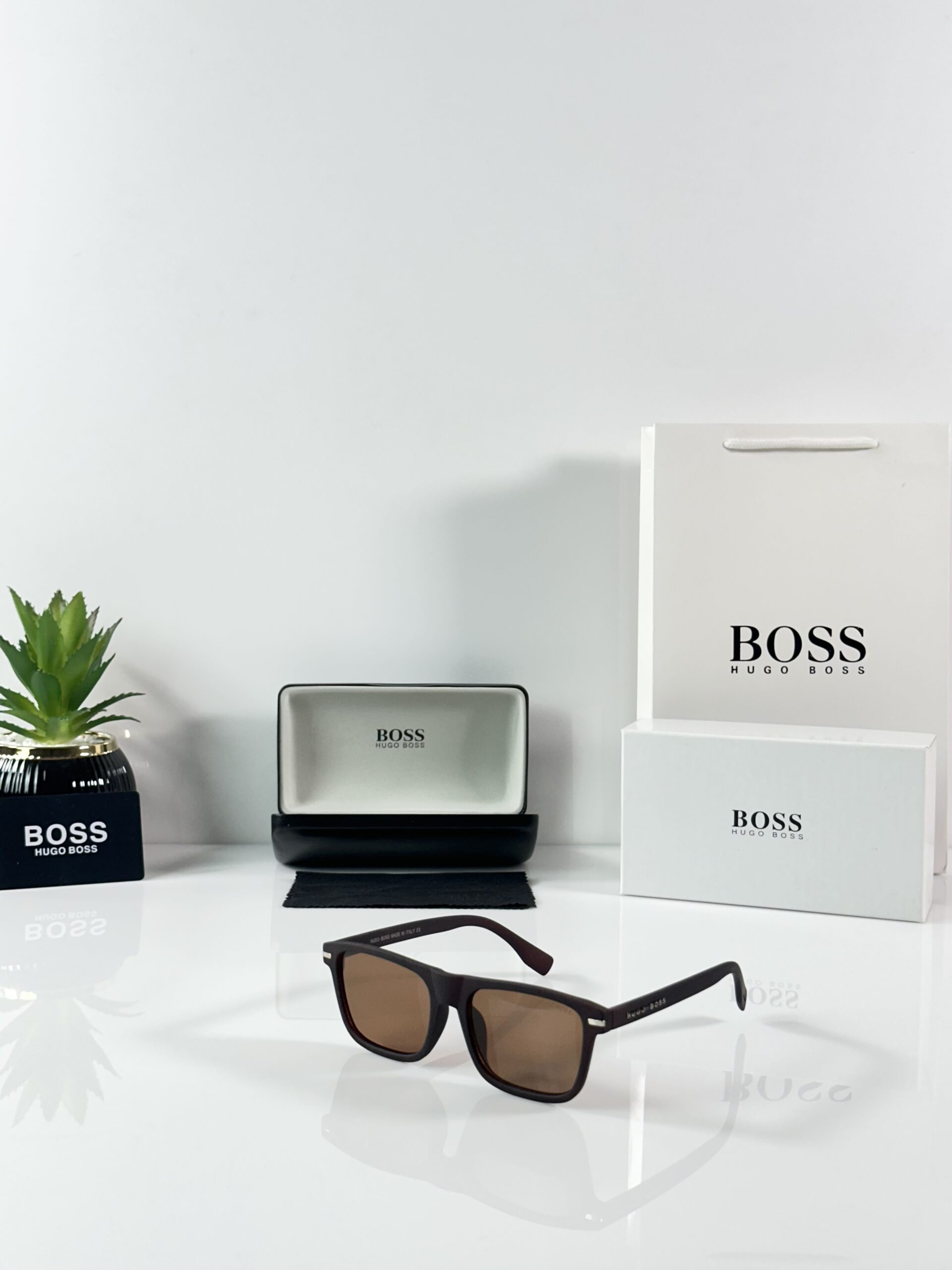 Hugo_Boss_1322_Brown