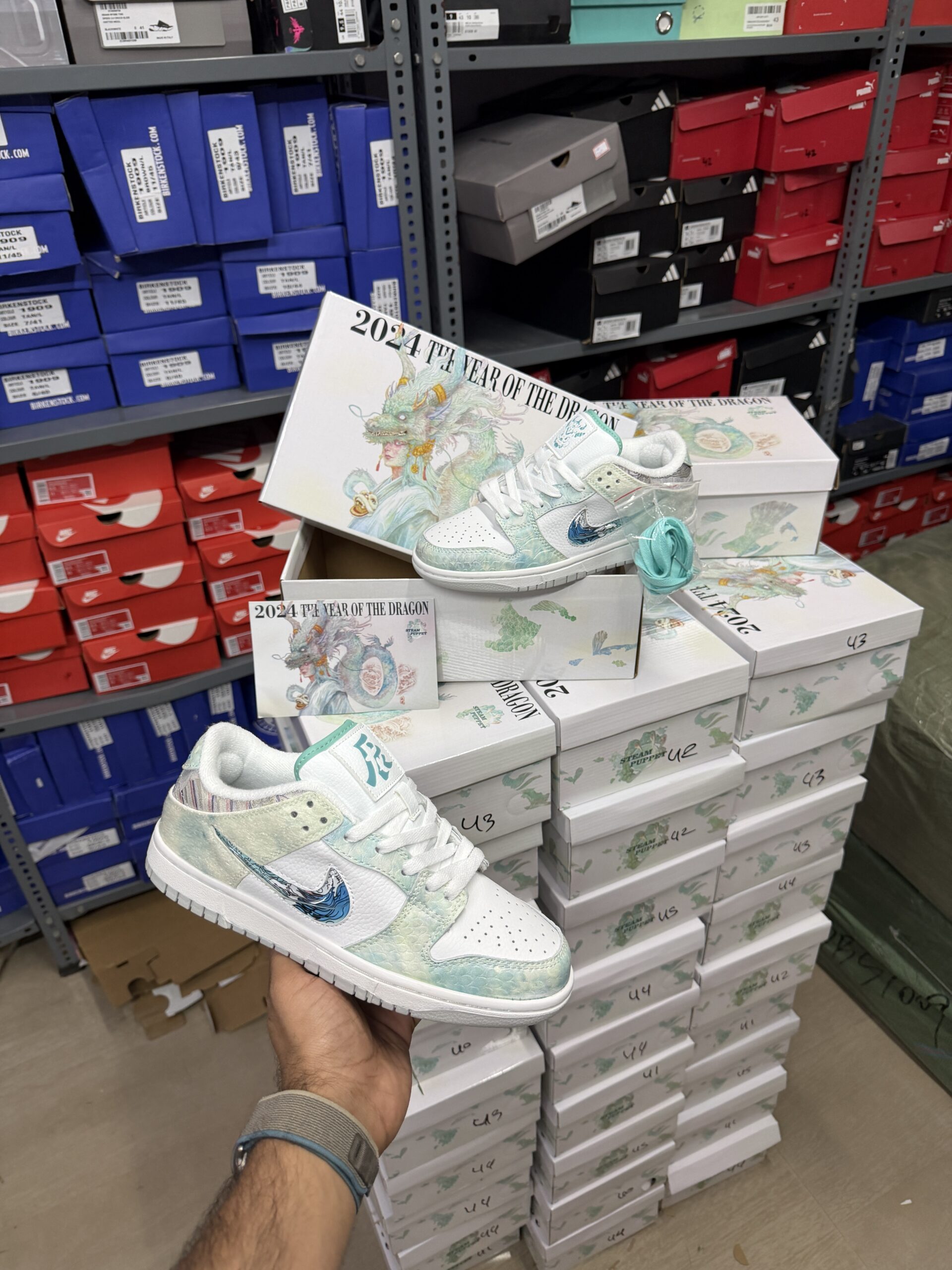Nikkee_SB Dunk Low Year Of The Dragon Steam Puppet with OG BOX