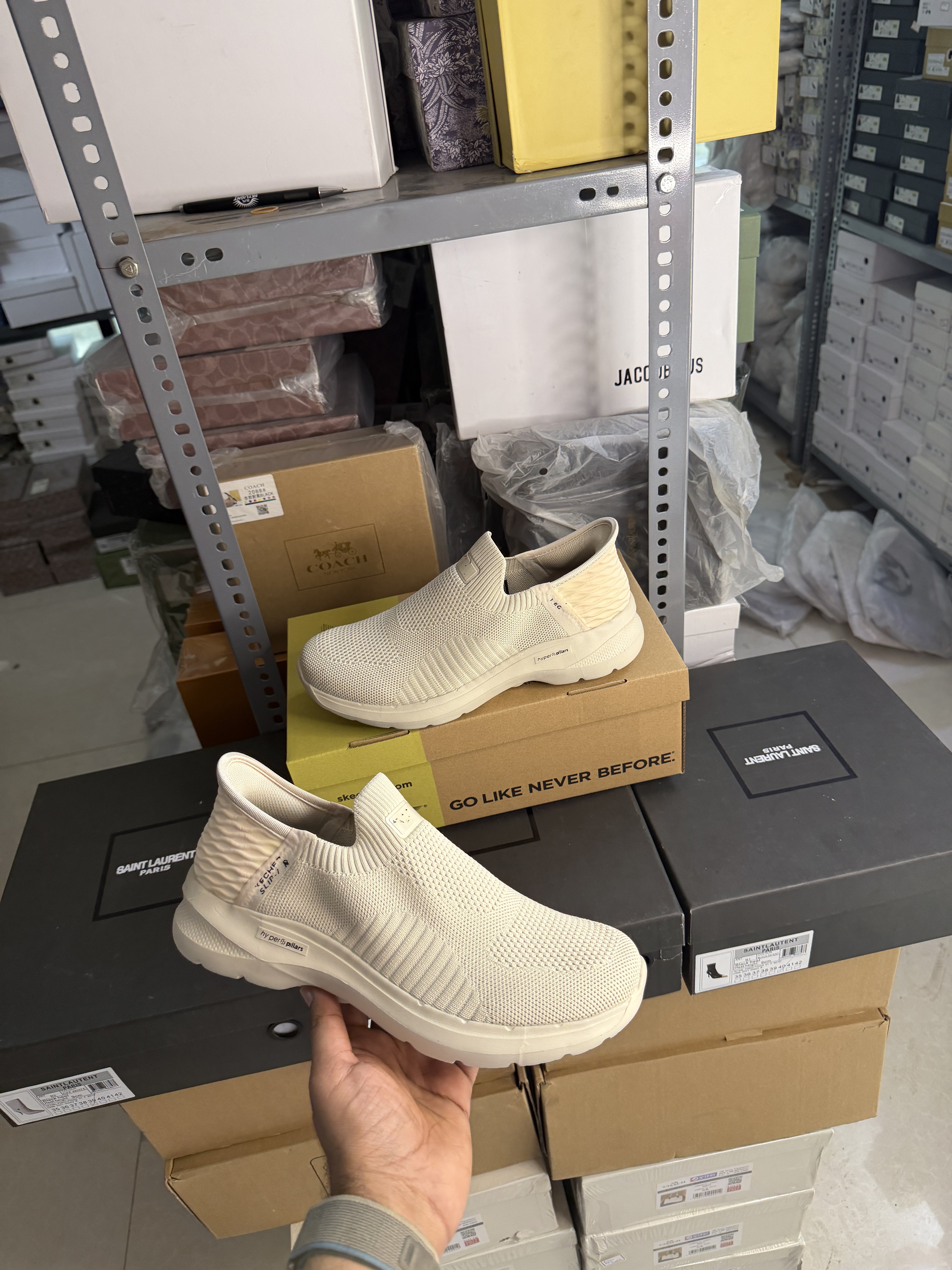 Skecheerrs Slipon For Mens Cream Go walk 6