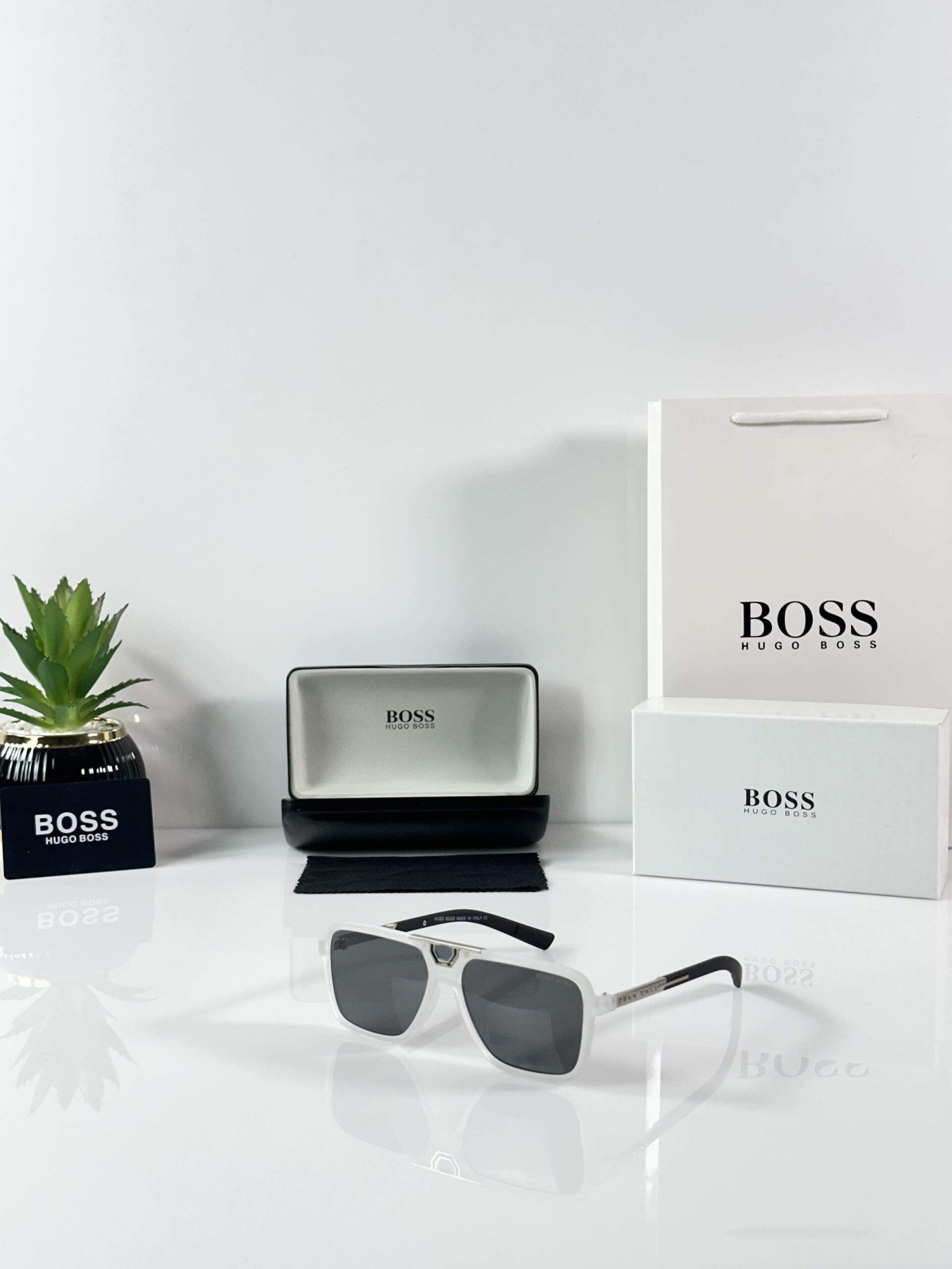 Hugo_Boss_038_Ice_Black