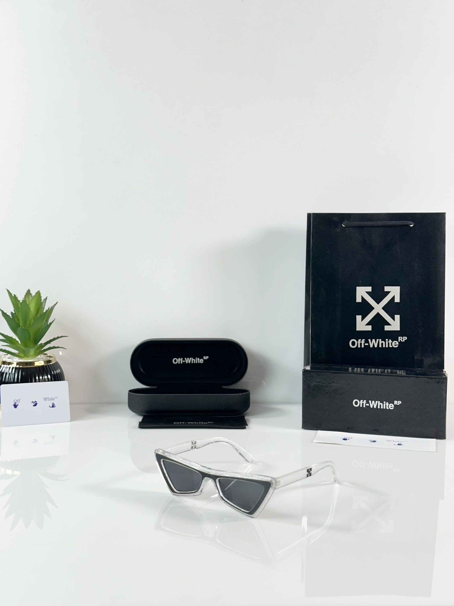 Off_White_88993_Water_Black