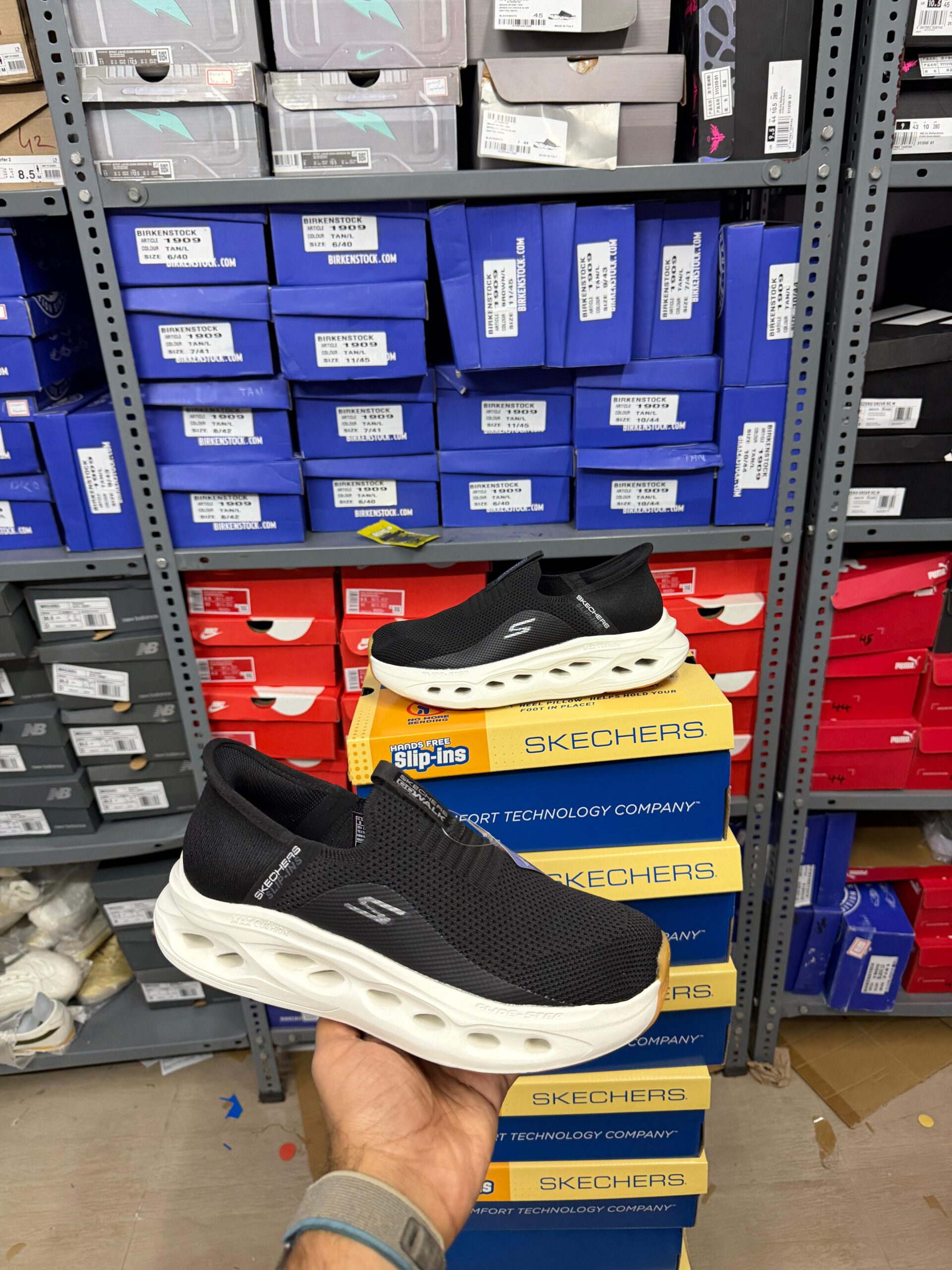 Skecheerrs Go Run Mens Slipons BlackWhite