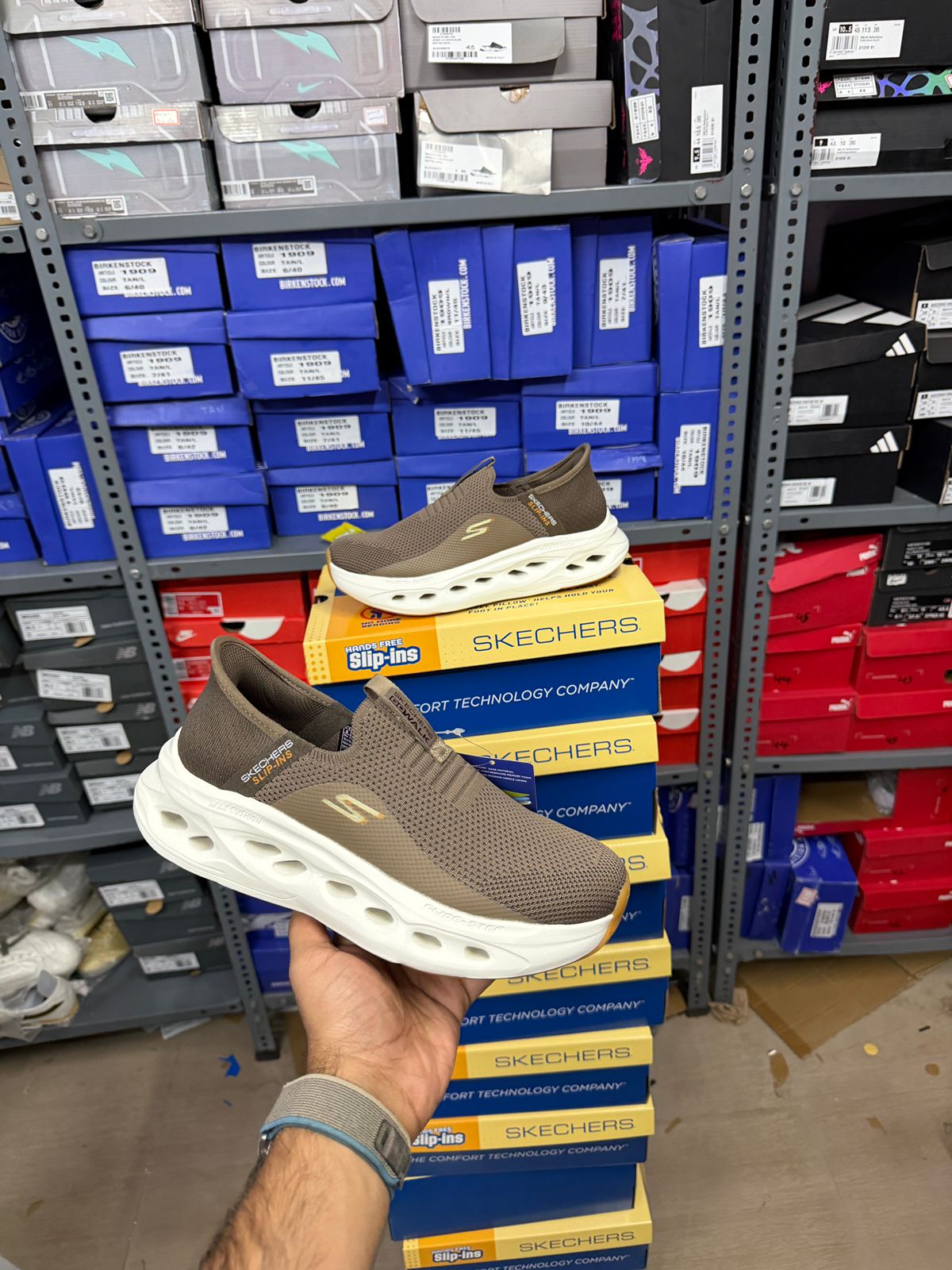 Skecheerrs Max Cushion Taupe