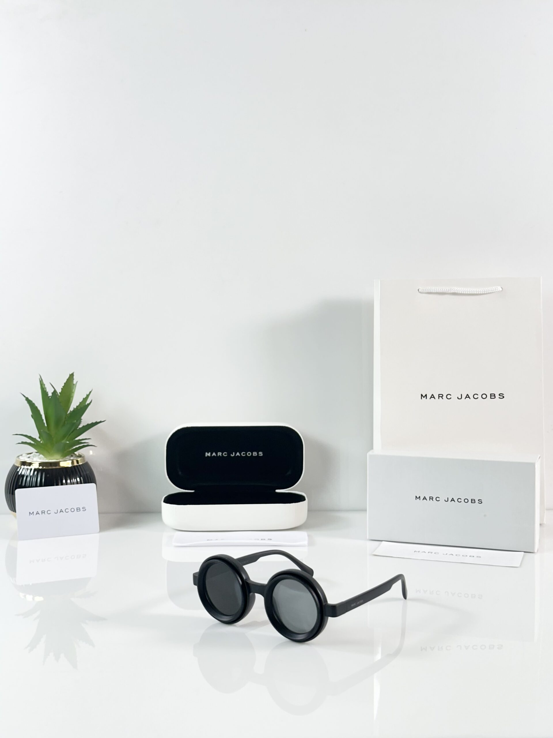 Marc Jacobs Adjustable 8357 Black