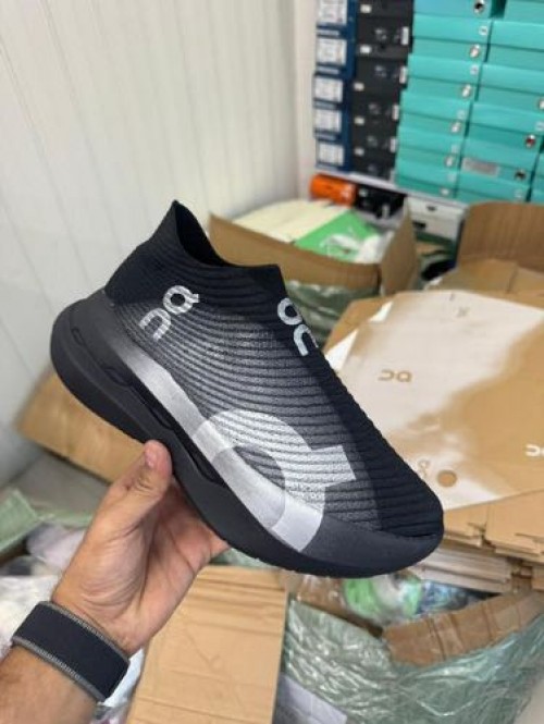 ON CLOUD BOOM STRIKE LS WHITE 143 FIX