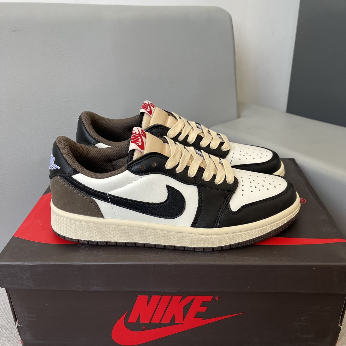 Semi UA Nik.e Air Jordan 1 dark Mocha