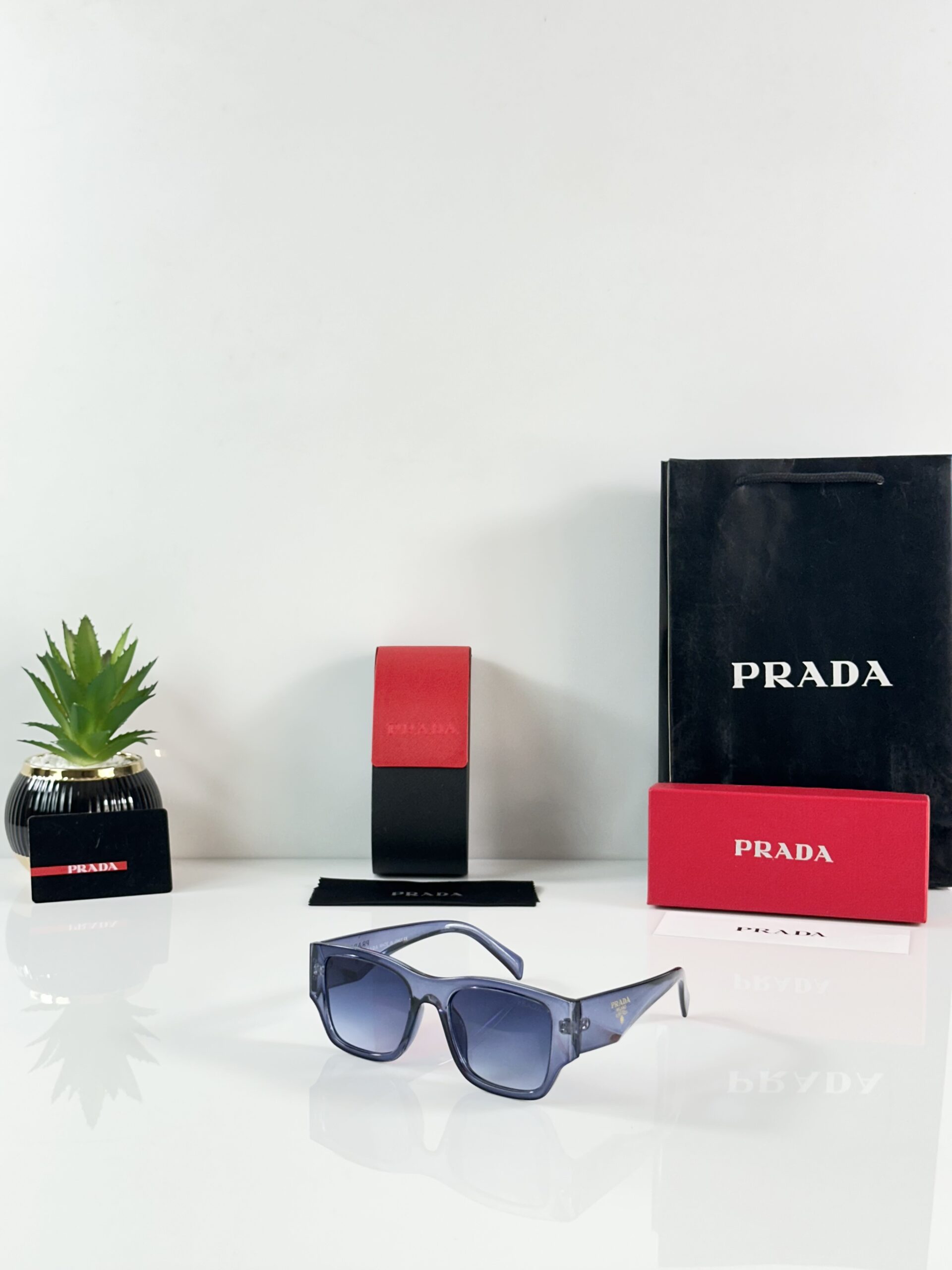 Prada_10_Blue
