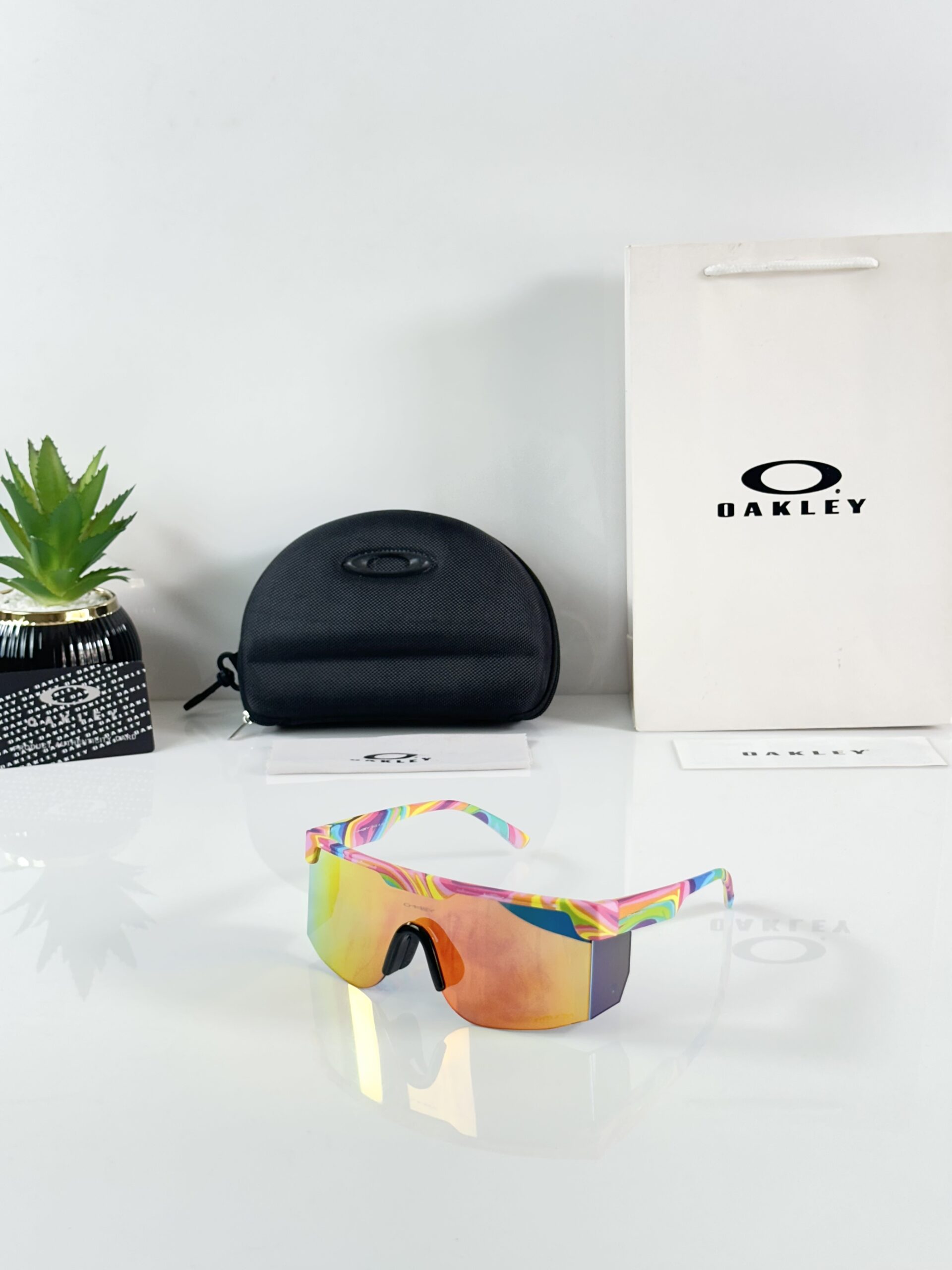 Oakley_9957_Rainbow_Orange_Mercury