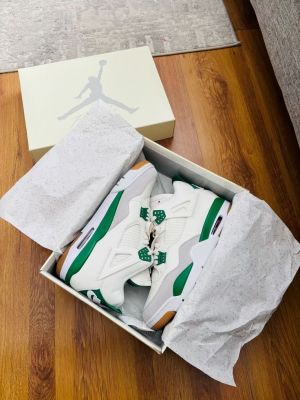 Nik SB x Air Jordan 4 Retro Pine Green Fixed