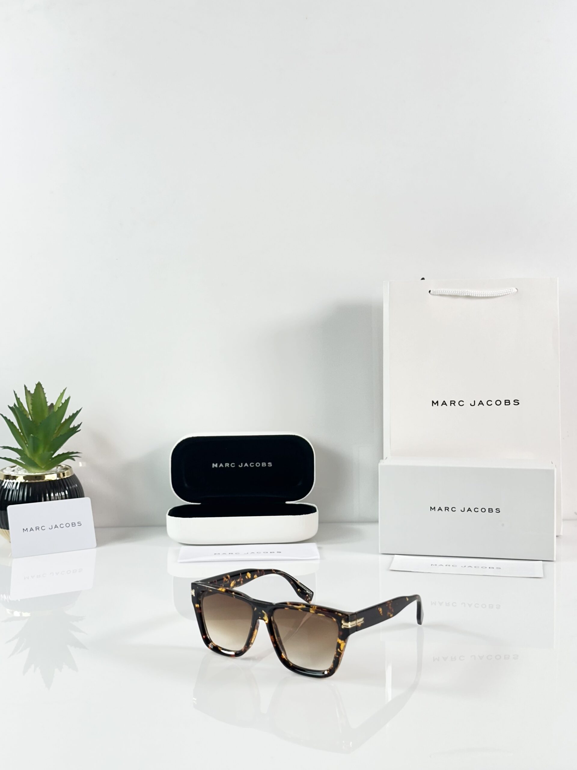 Marc Jacobs 2853 Tiger Brown