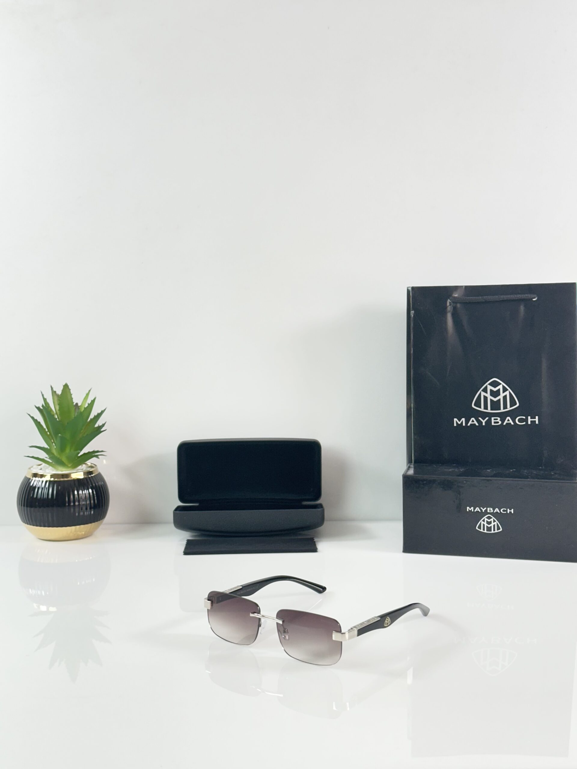 Maybach 1029 Silver Green Shaded