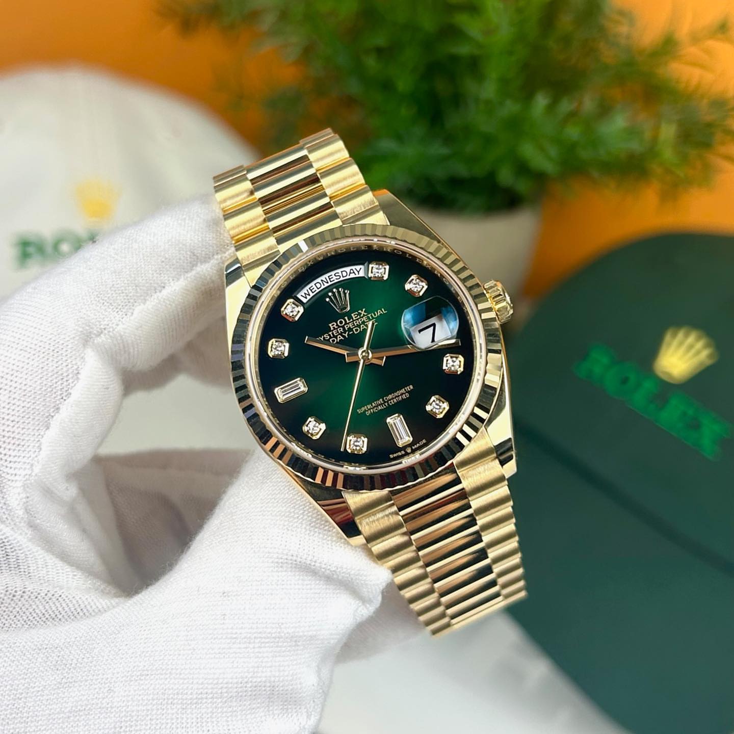 Role_x Oyster Perpetual Day Date Diamond Gold-Green 40 Battery