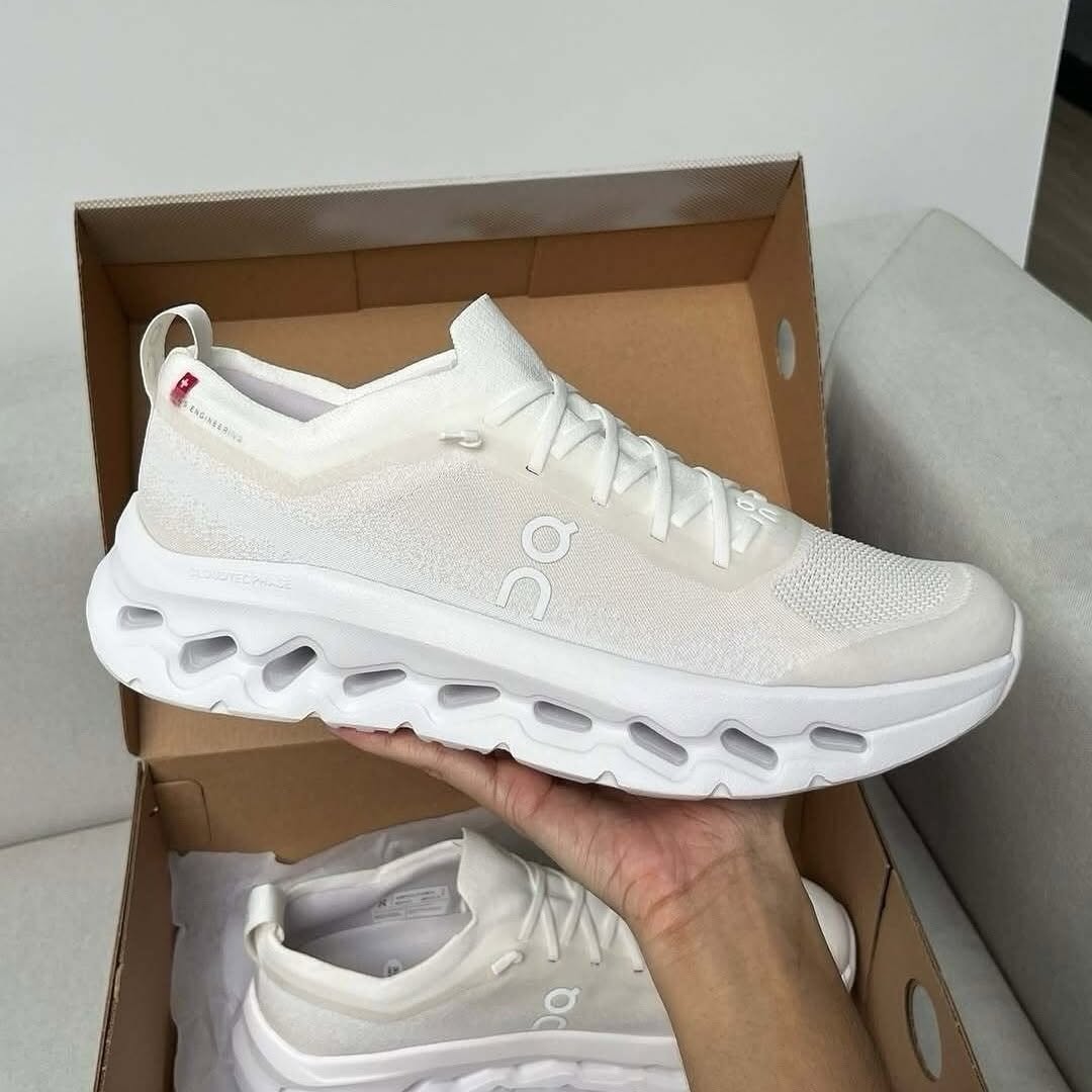 On Cloudtilt Moon White Frost