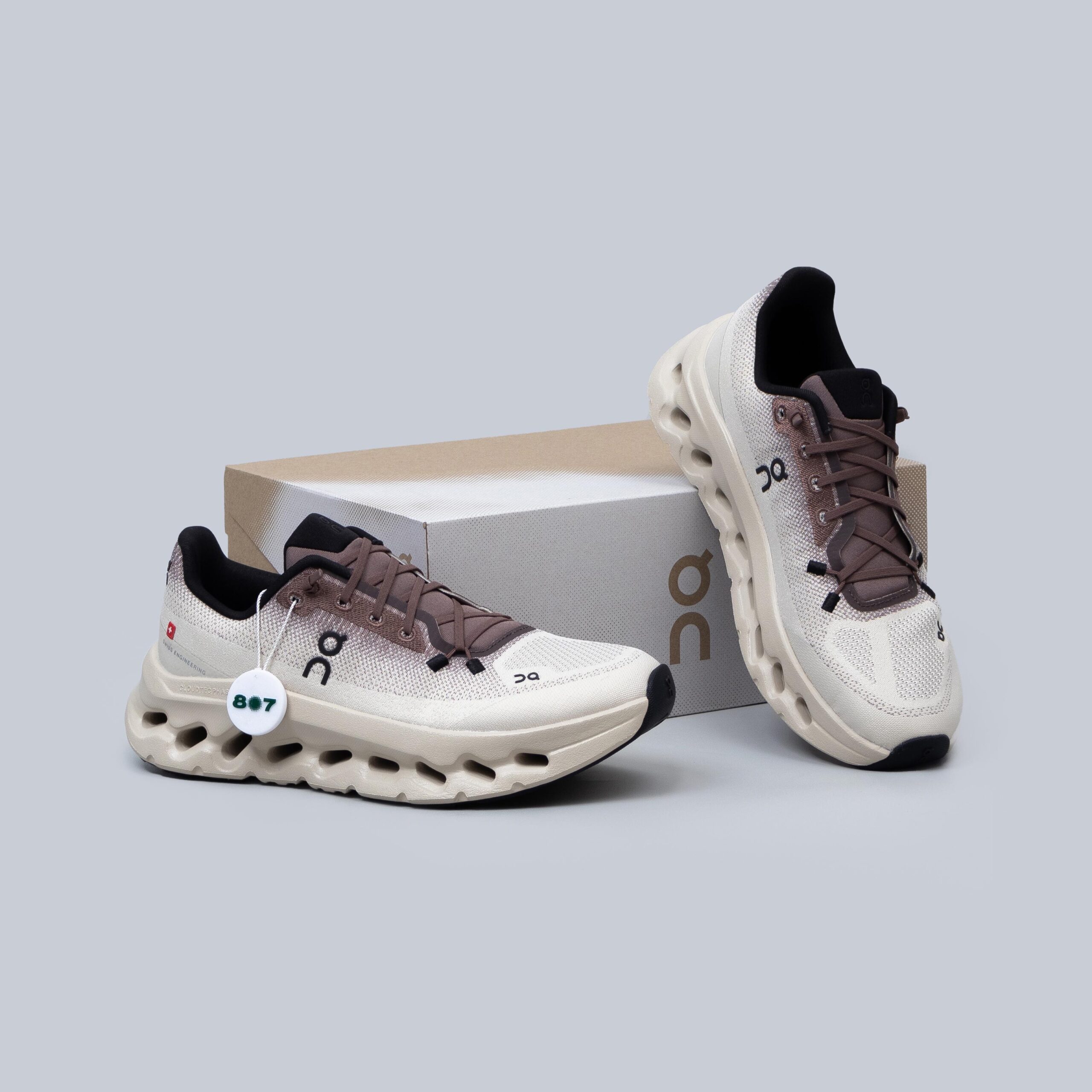 ON Cloudtilt Clove Sand Cream